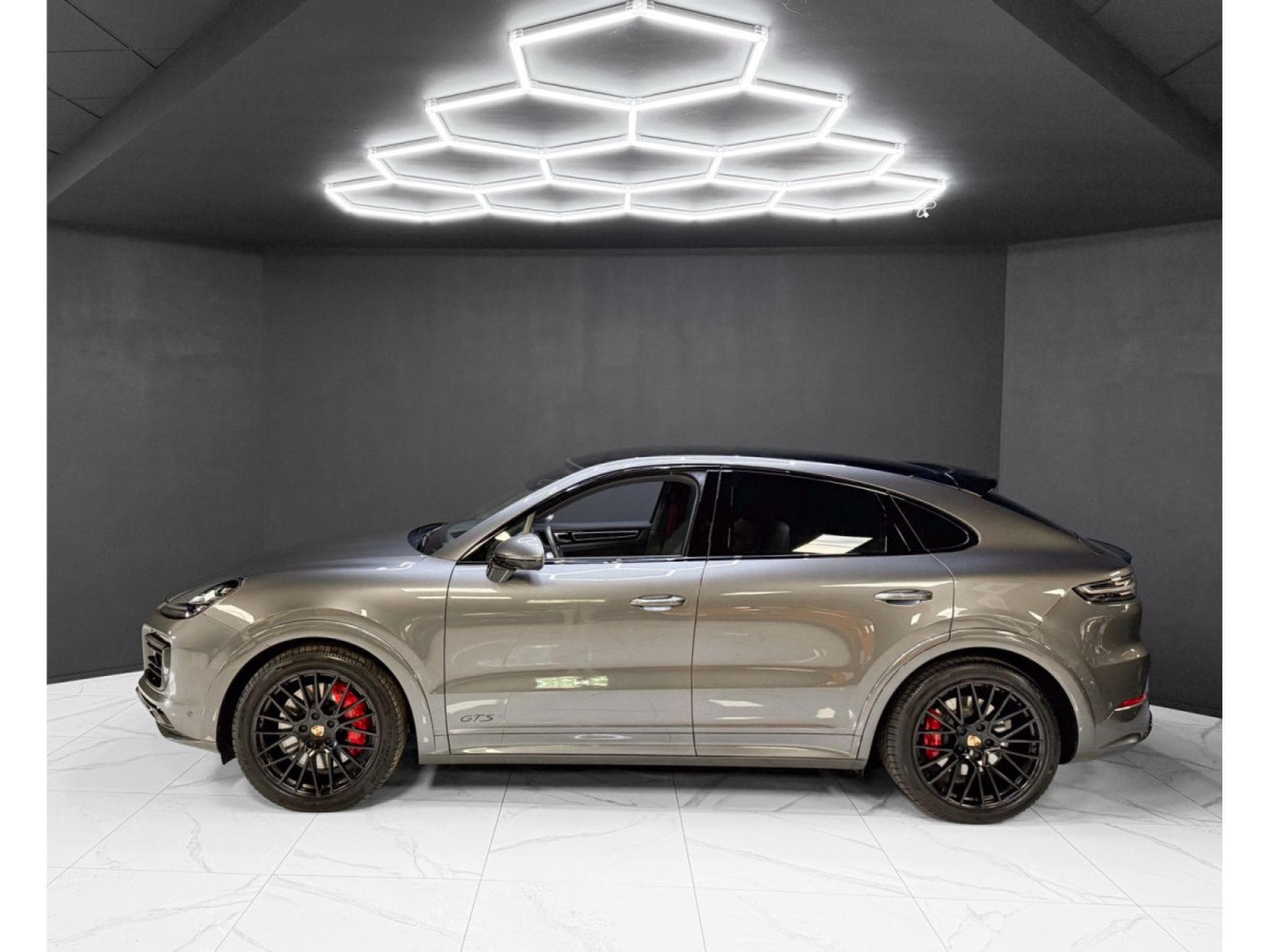 Porsche Cayenne GTS Coupe 4.0 V8 - Ceramic int-ext (2021) - Photo 2