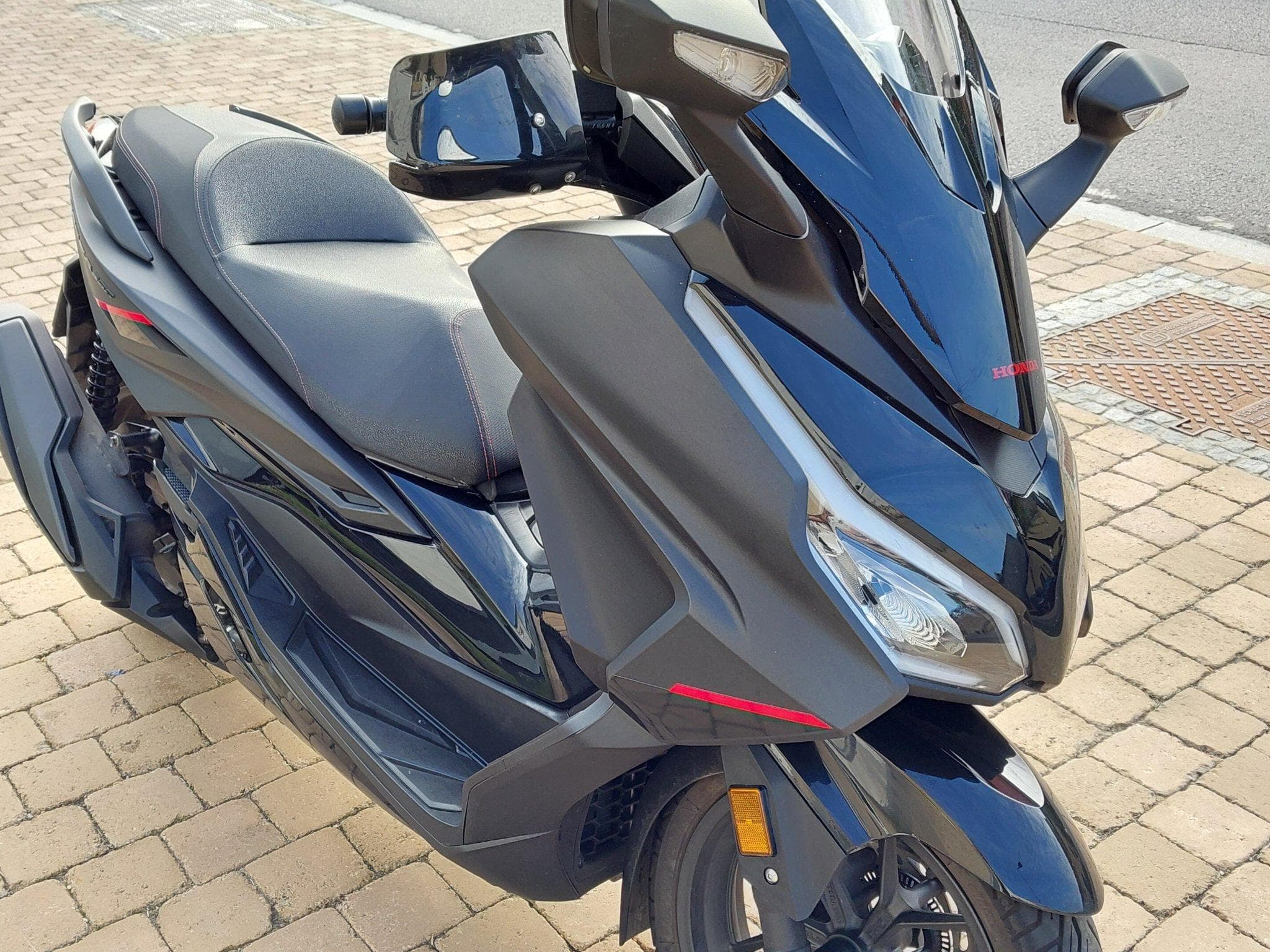 Honda Forza 350 (2025) - Foto 2