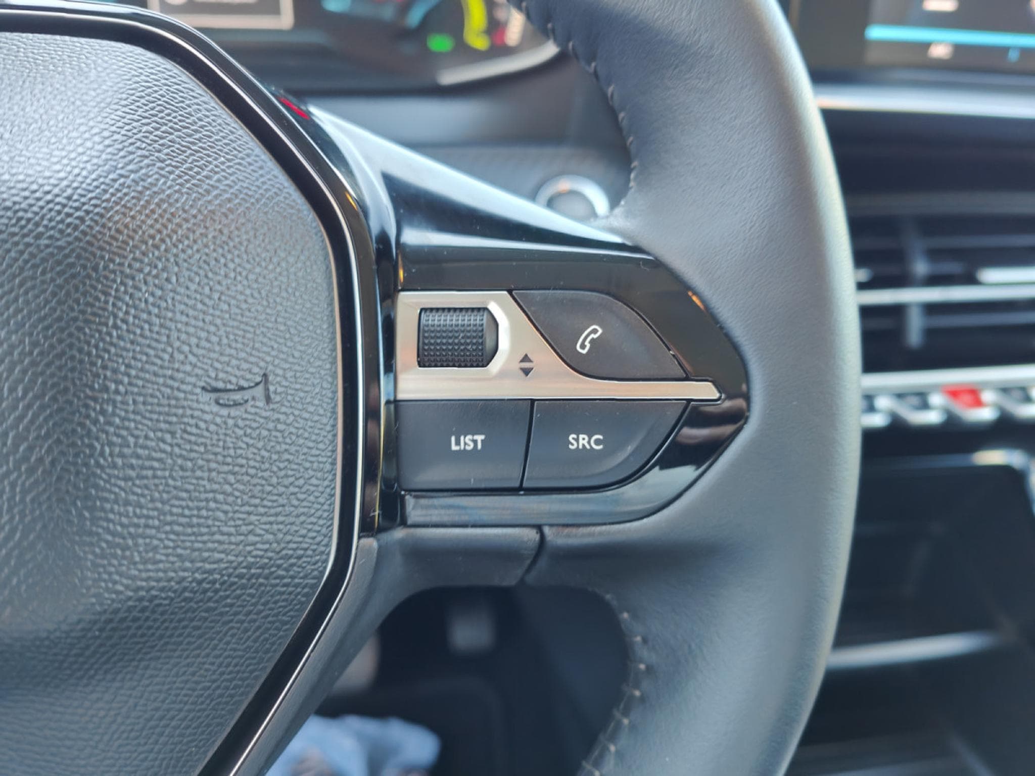 Peugeot 208 50kWh 362 KMS CARPLAY CAMERA BLUETOOTH (2023) - Foto 19