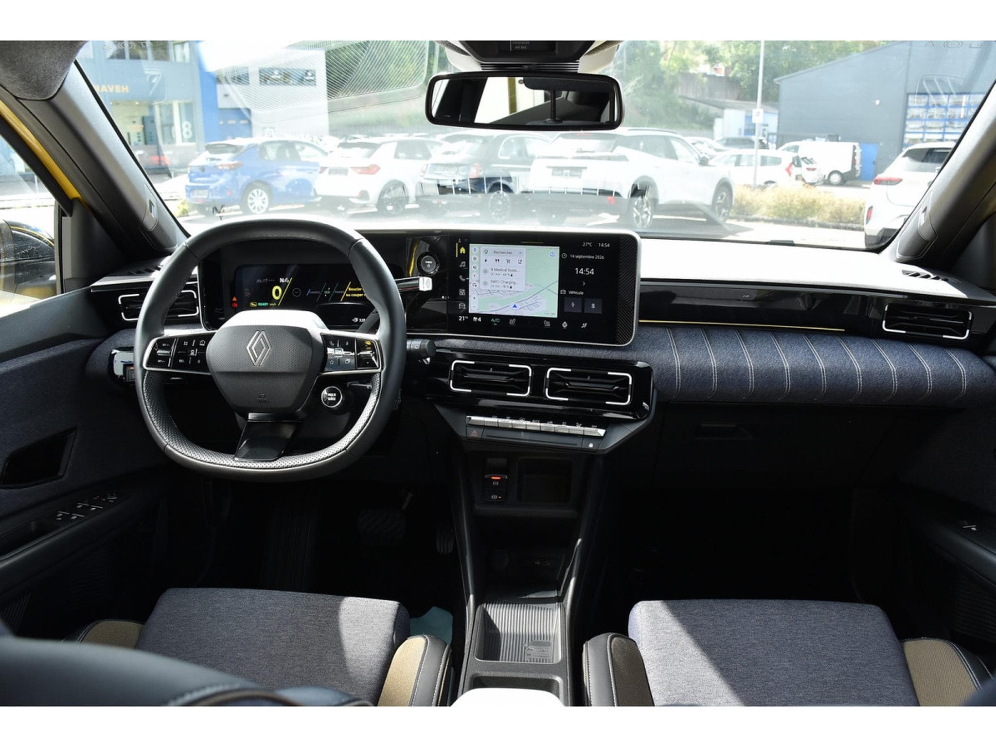 Renault R5 E-TECH 150cv Techno Comfort 52 kWh PACK HIVER 1° MAIN (2025) - Foto 9
