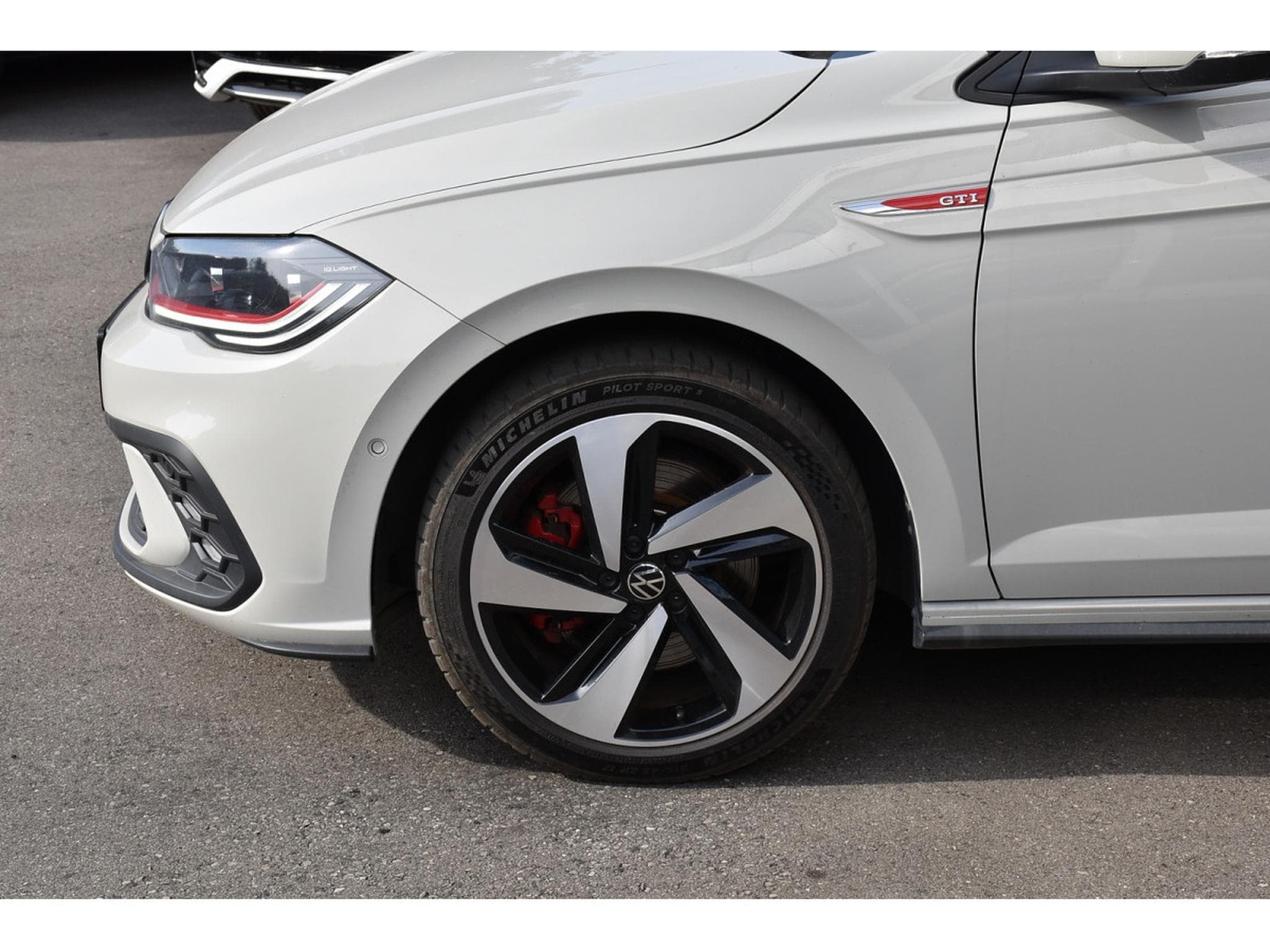 VW Polo 2.0 TSI DSG ACC TRAVEL PARK IQ.LIGHT 1° MAIN (2025) - Foto 5