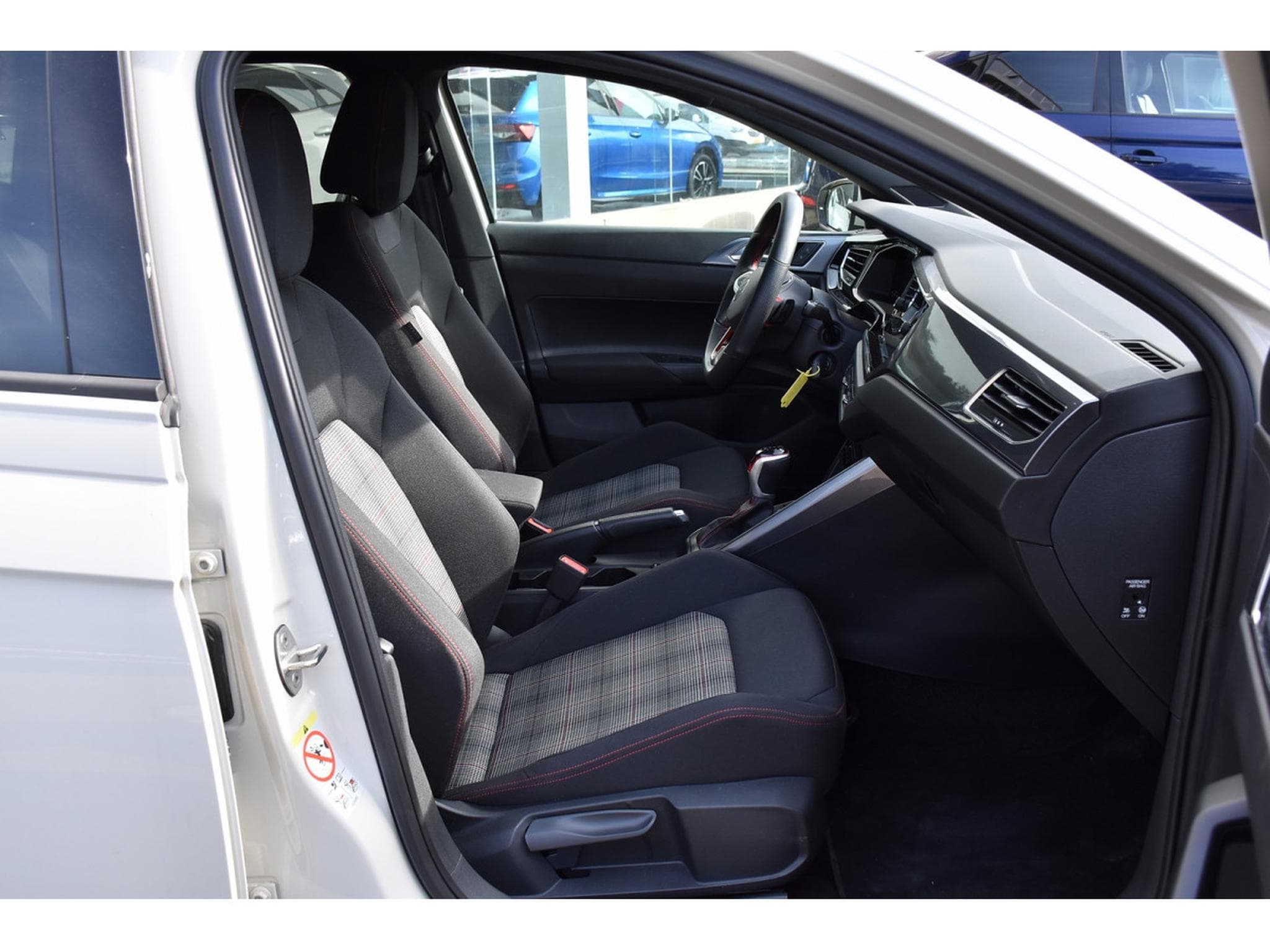 VW Polo 2.0 TSI DSG ACC TRAVEL PARK IQ.LIGHT 1° MAIN (2025) - Foto 7