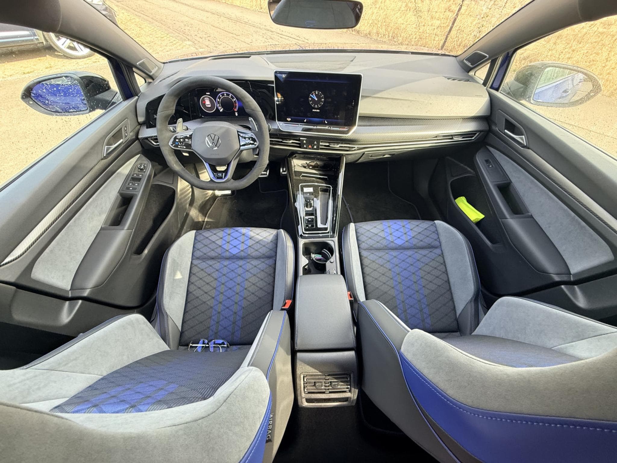 VW Golf R 2.0 TSI 4MOTION 333 cv Boîte à double embrayage 7 vitesses (2026) - Foto 7