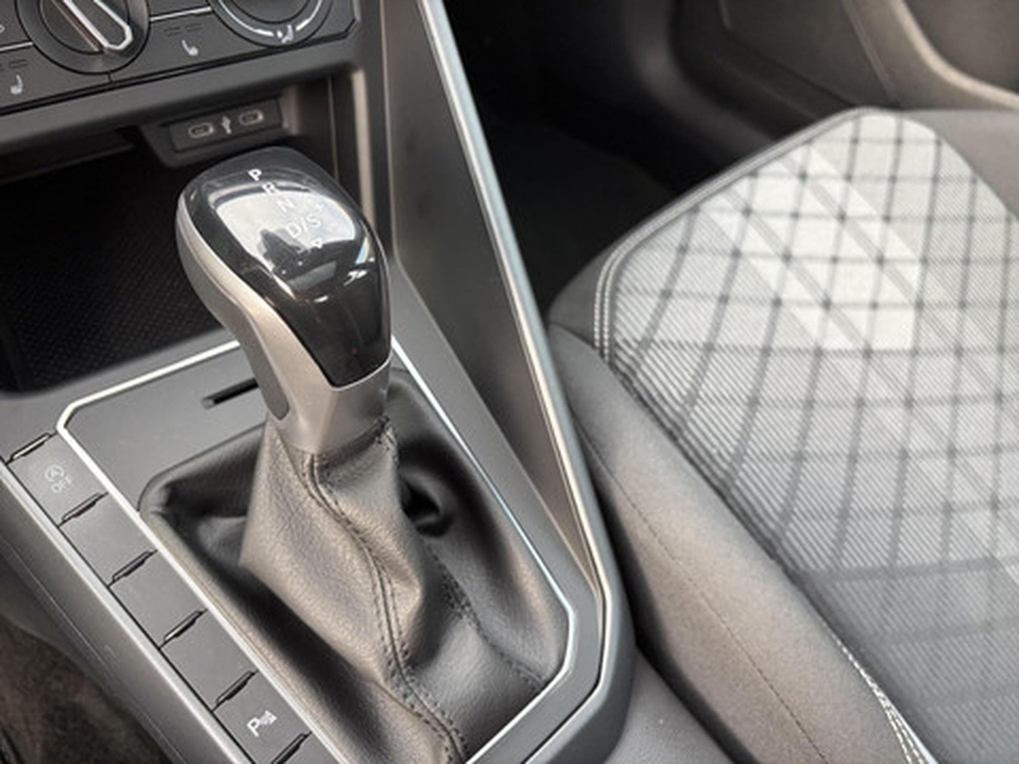VW Taigo 1.0 TSI 85kW DSG R-Line (2024) - Photo 9