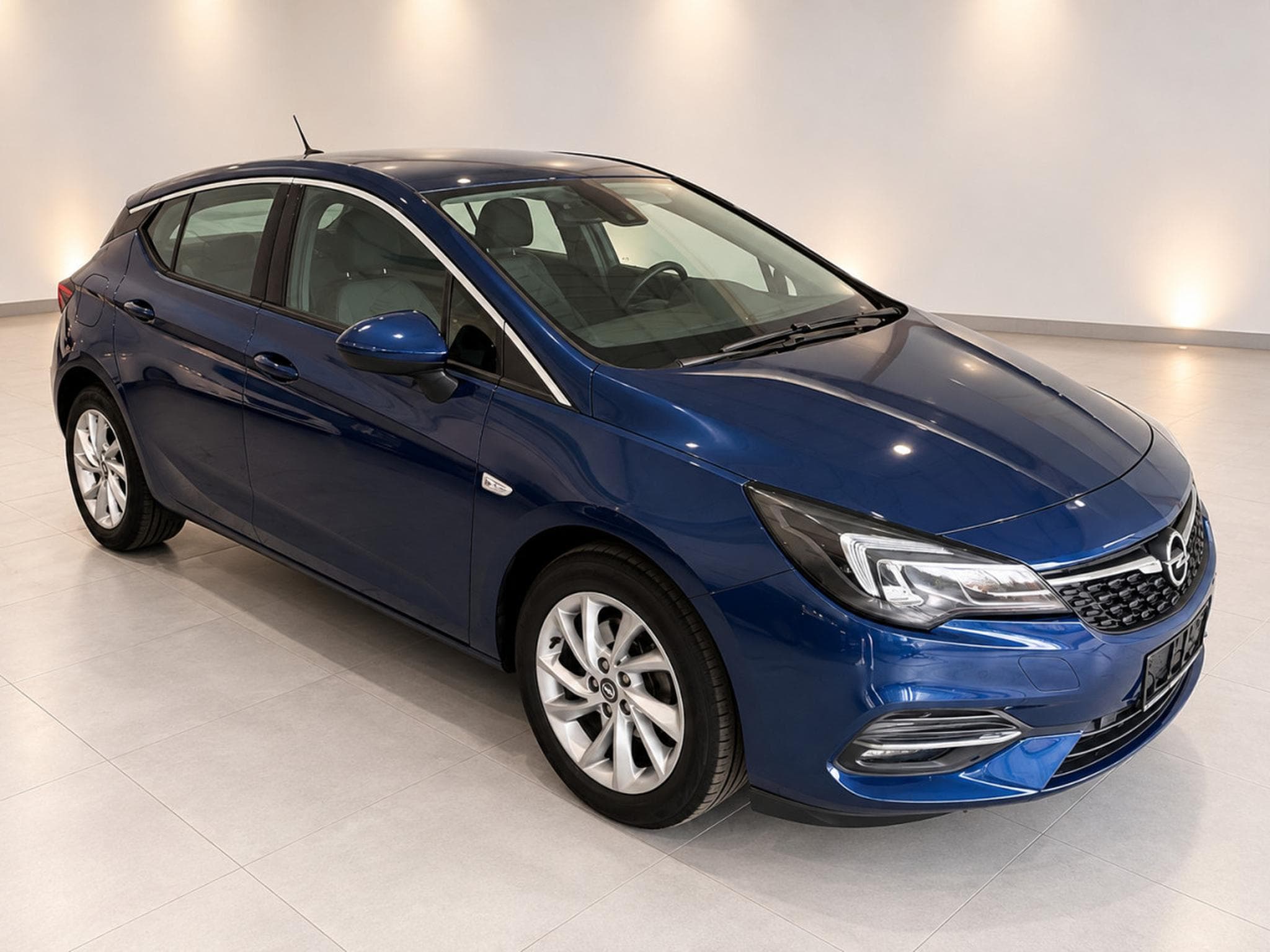 Opel Astra 1.5d 122 Elegance Navi Led Cam (2020) - Photo 2