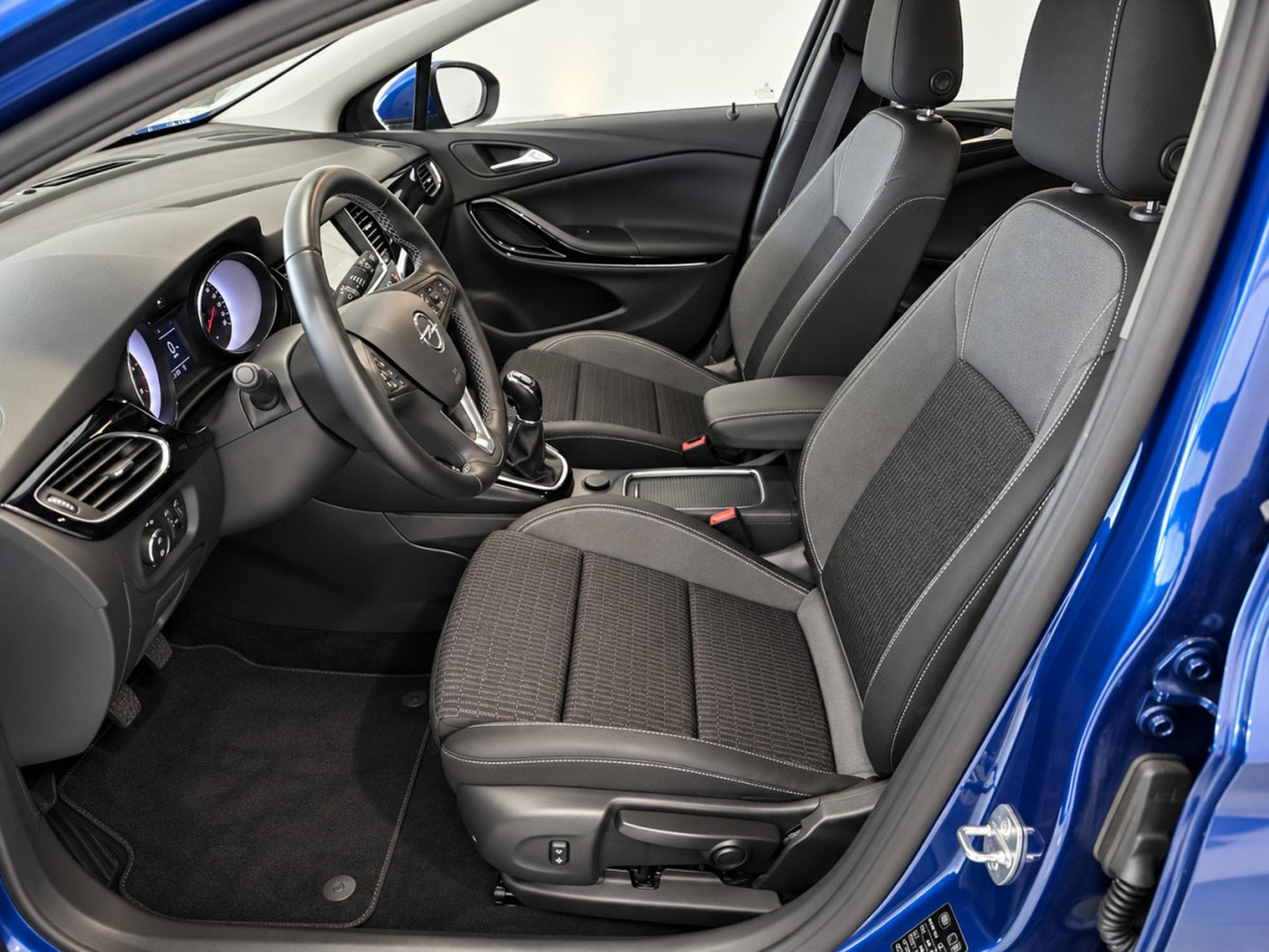 Opel Astra 1.5d 122 Elegance Navi Led Cam (2020) - Photo 5