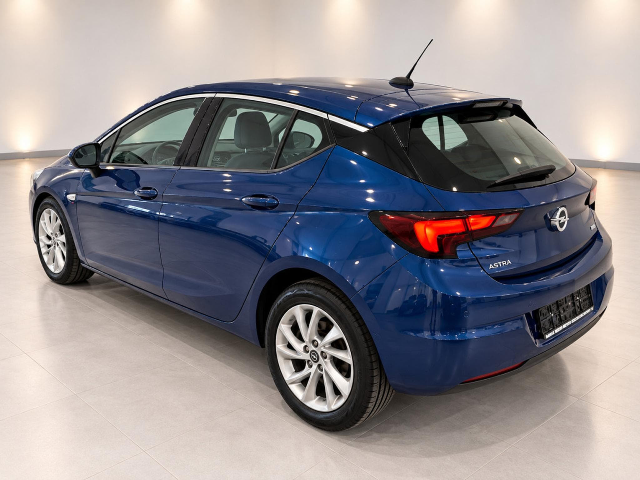 Opel Astra 1.5d 122 Elegance Navi Led Cam (2020) - Photo 4