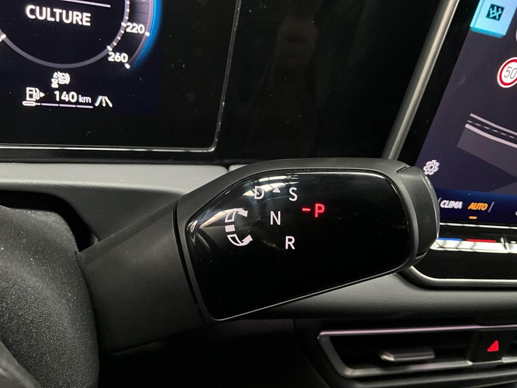 VW Tiguan R-Line+DSG+AHK+P.Confort+LM20+MatrixHD+P.Info.+Black-Style (2025) - Foto 12