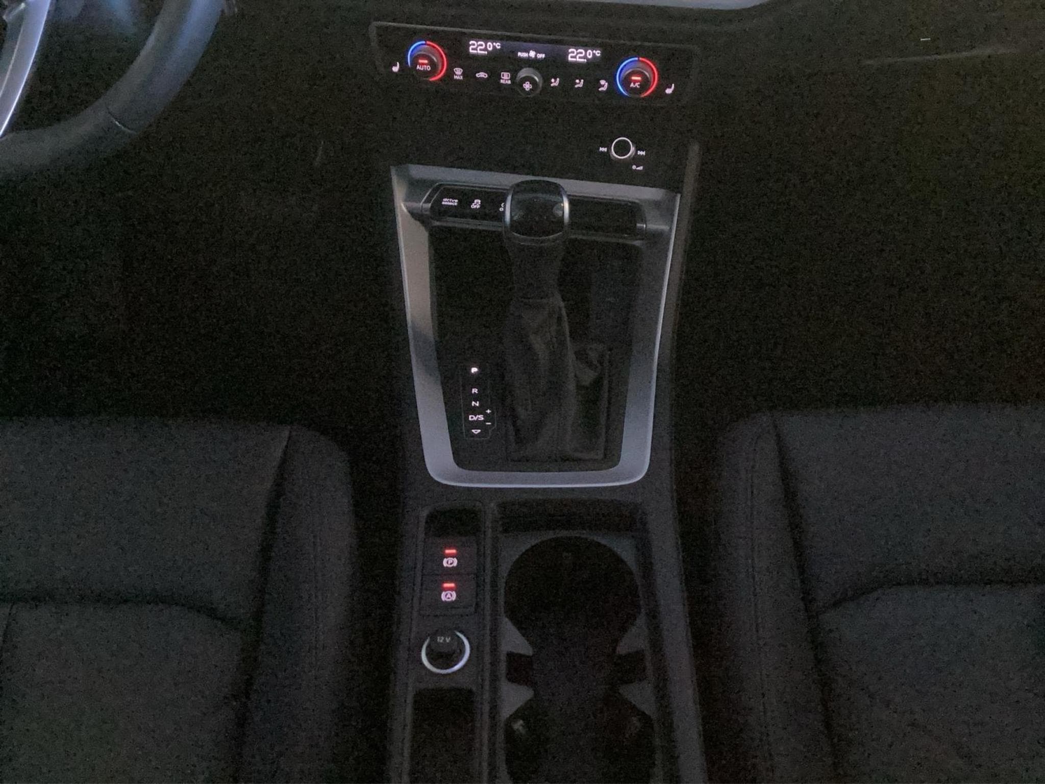 Audi Q3 SB+S-line+S-Tronic+35TDI+p.Business+P.Assistance+LED+NAVI+DA (2025) - Foto 12
