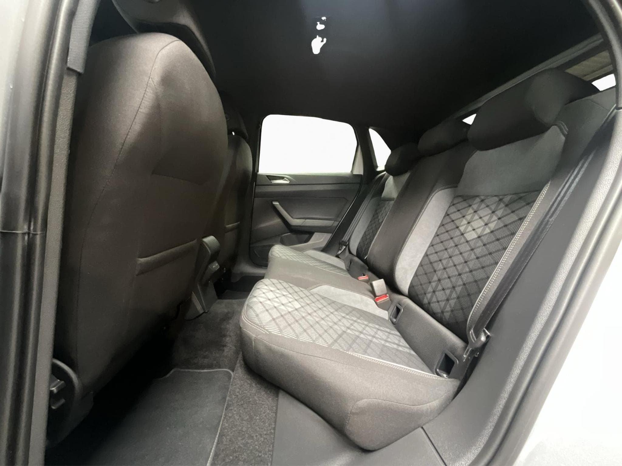VW Polo R-Line+DSG+P.Assistance+P.Lumiere+DAB+Led (2025) - Foto 15