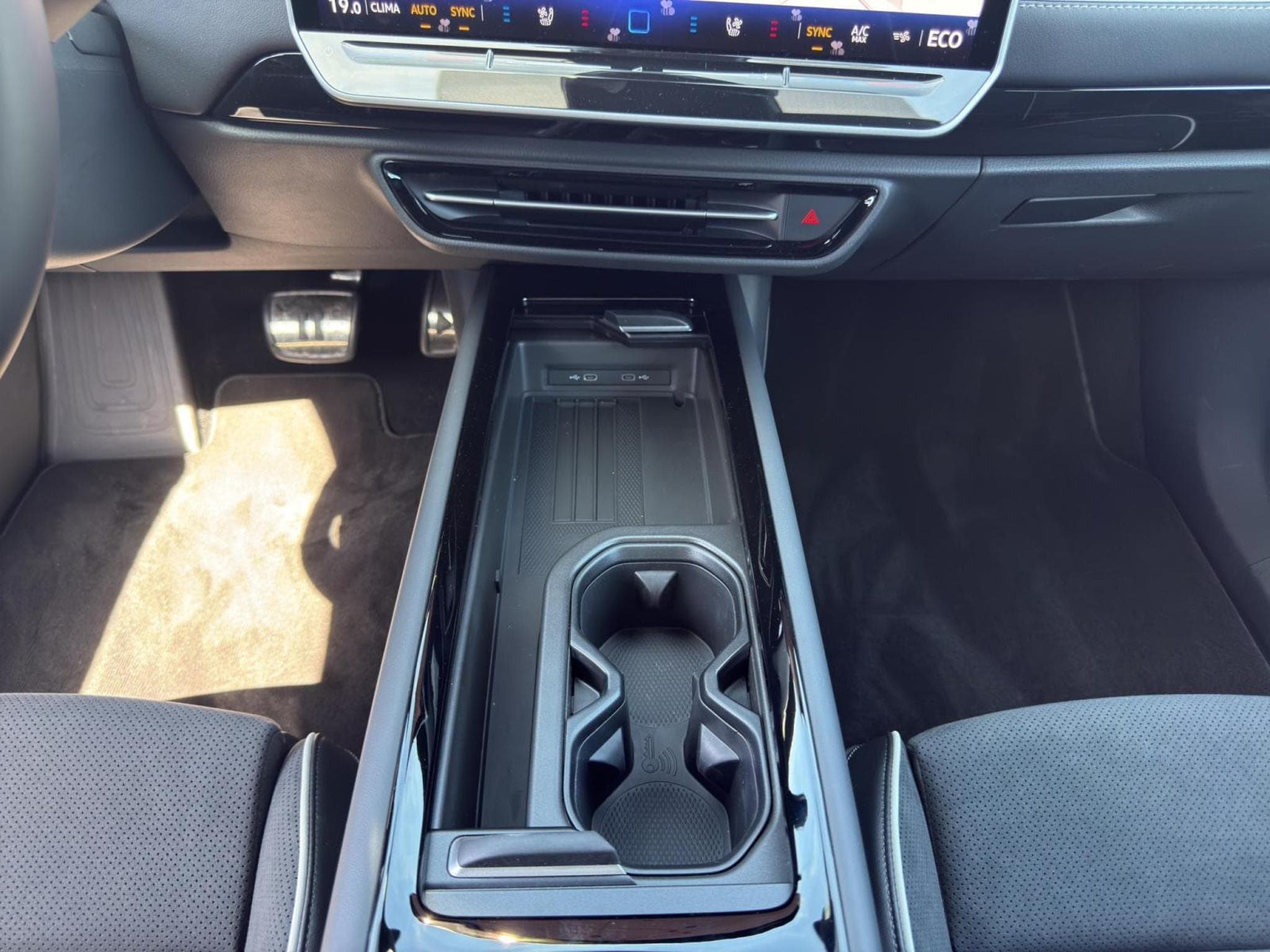 VW ID.7 Tourer Pro 210 kW / 77 kWh (2026) - Photo 12