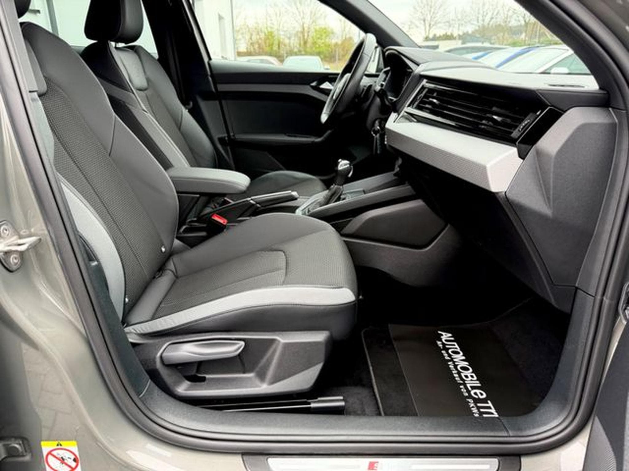 Audi A1 A1 Sportback 40 TFSI S line Sport Plus Paket (2019) - Foto 13