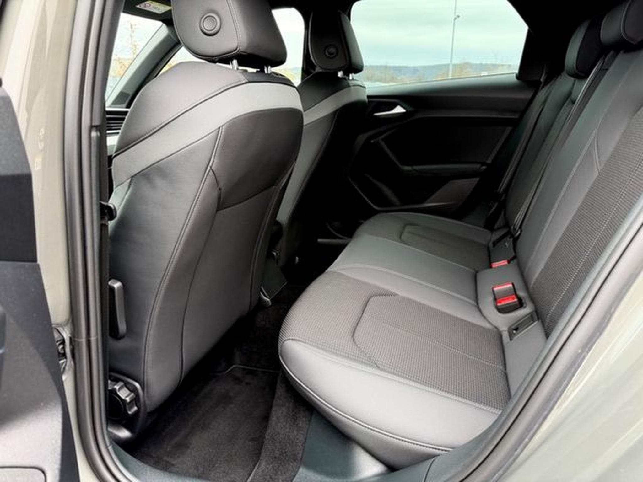 Audi A1 A1 Sportback 40 TFSI S line Sport Plus Paket (2019) - Foto 14