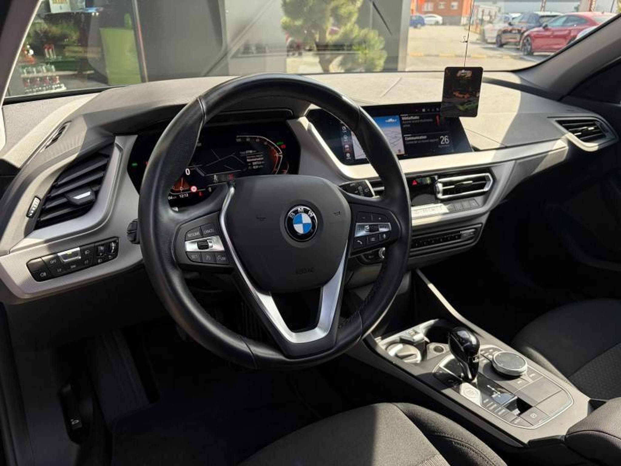 BMW 116 i 1.5 109ch/Toit Ouvrant/Sièges chauffants (2023) - Photo 6