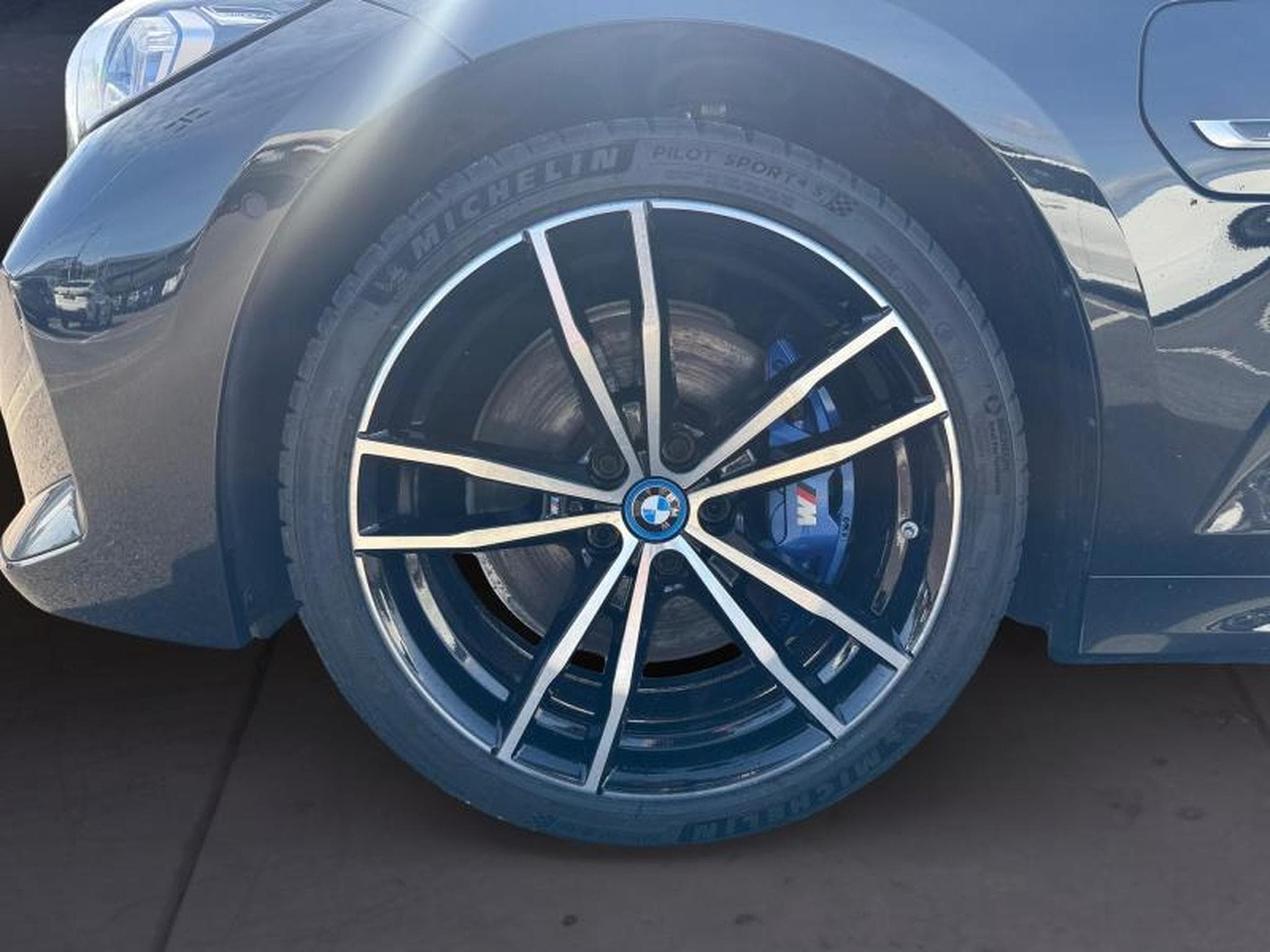 BMW 330 330e Touring Kit M Sport (2023) - Photo 8