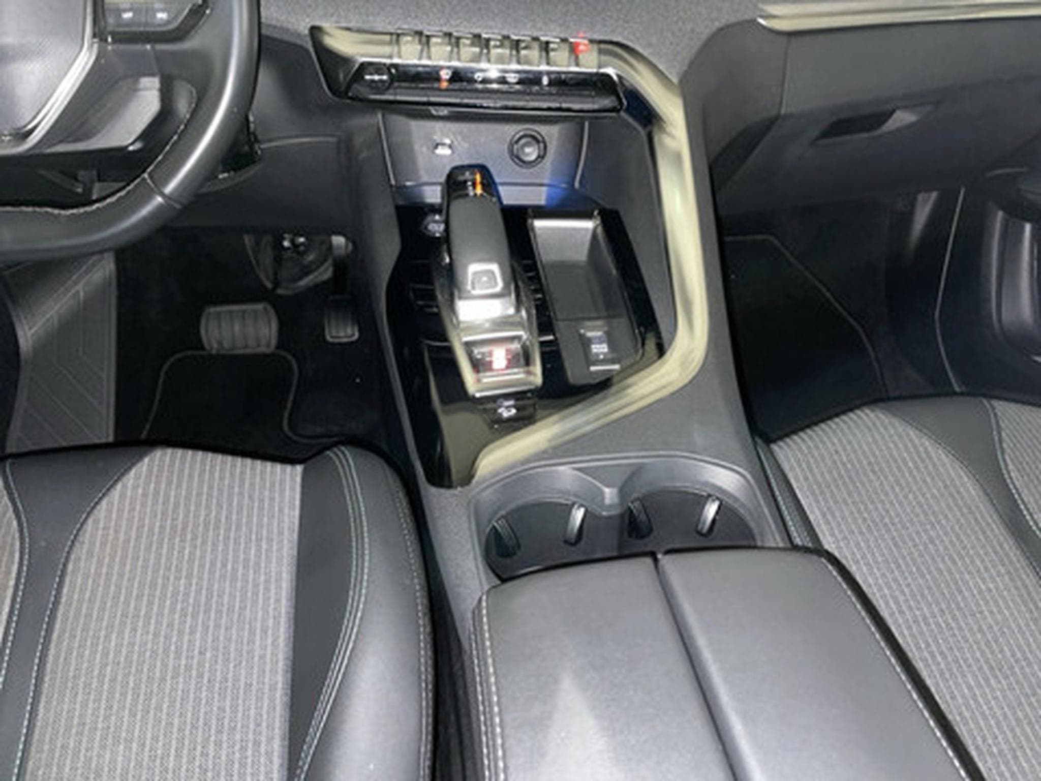 Peugeot 3008 1.2 PureTech 96kW S&S Auto Allure Pack (2022) - Photo 10