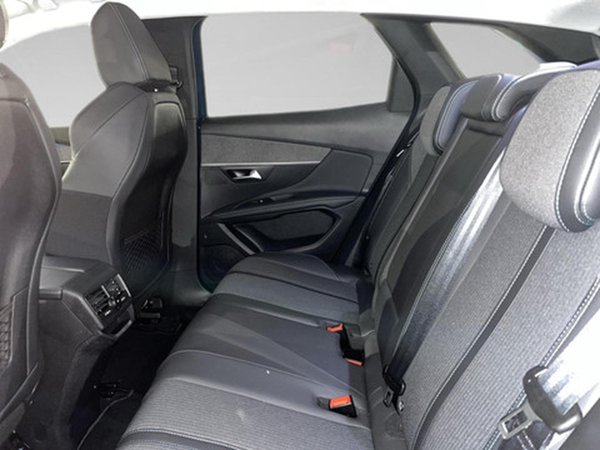 Peugeot 3008 1.2 PureTech 96kW S&S Auto Allure Pack (2022) - Photo 11