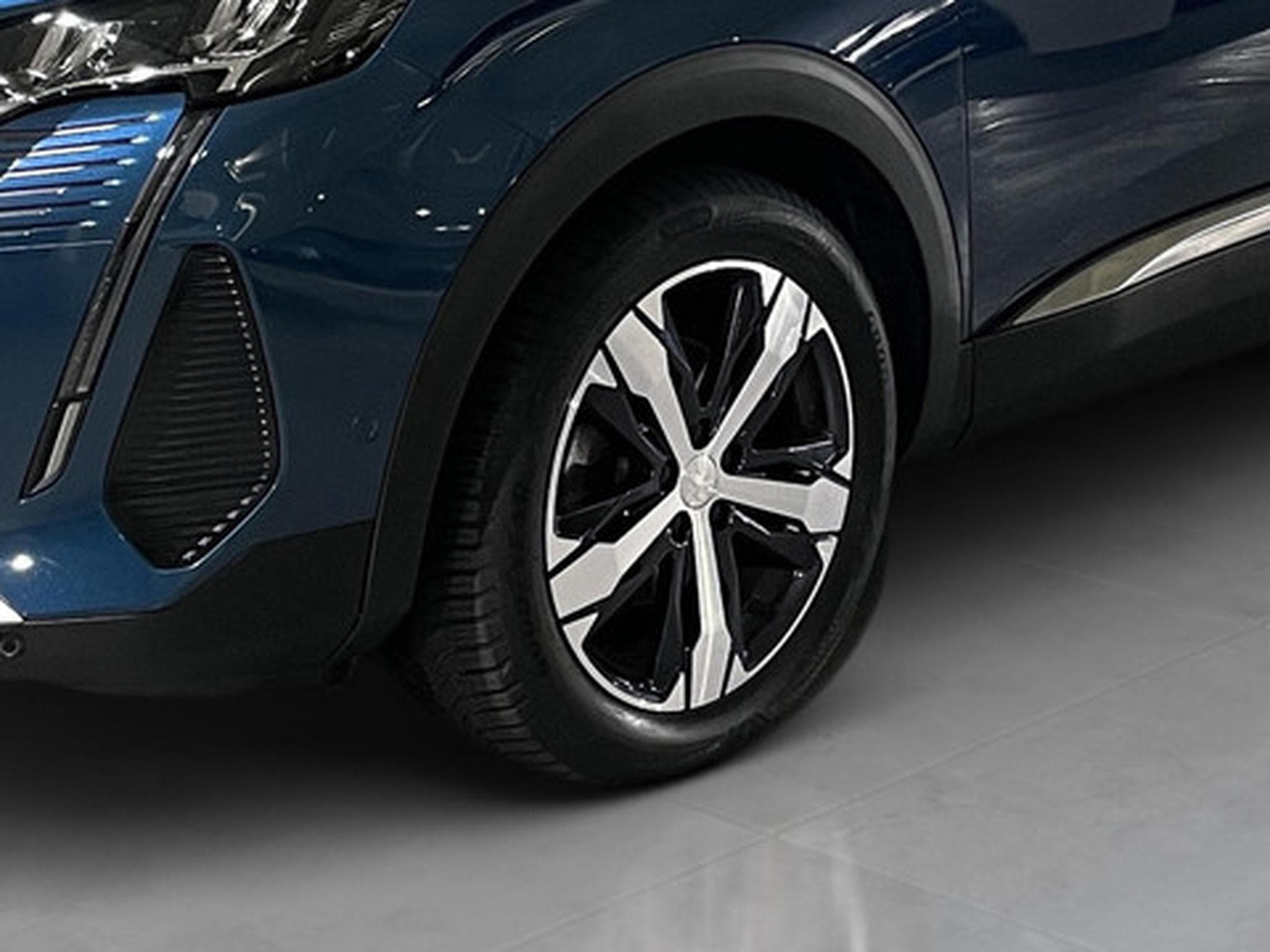 Peugeot 3008 1.2 PureTech 96kW S&S Auto Allure Pack (2022) - Photo 20