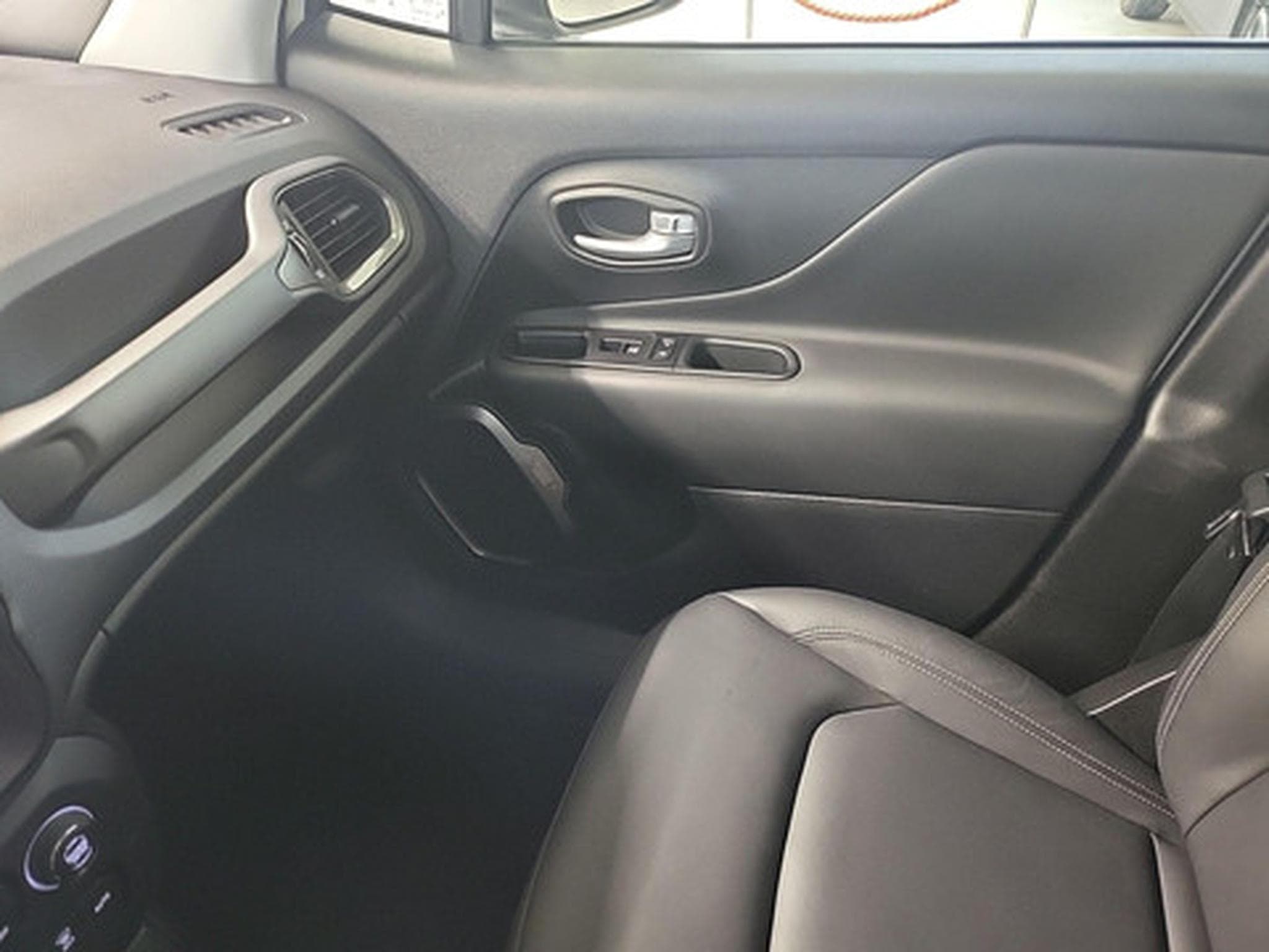 Jeep Renegade 1.5 e-Hybride MY22 Limited (2023) - Photo 9