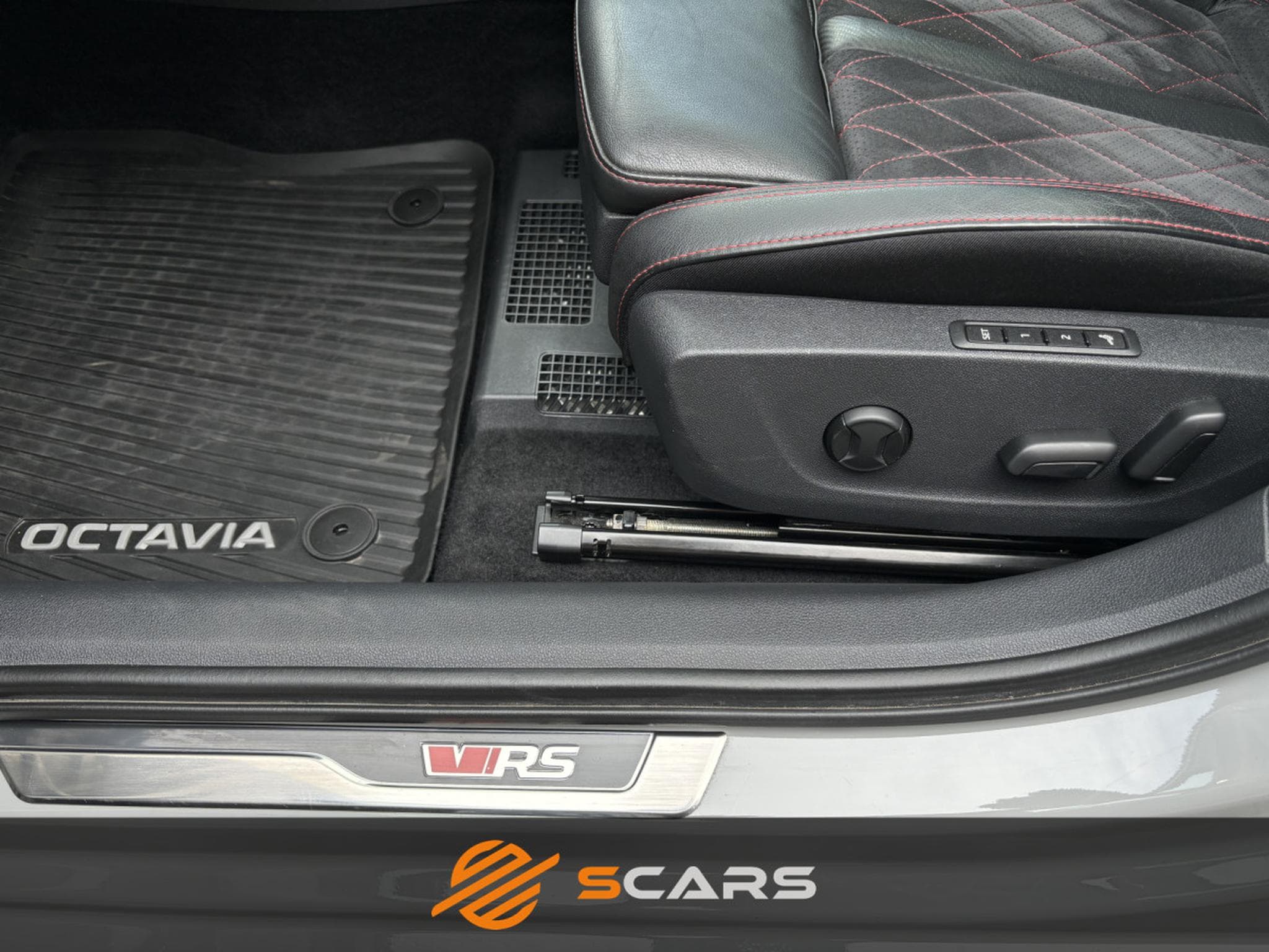 Skoda Octavia RS 2.0 TFSI 245cv DSG (2021) - Photo 18