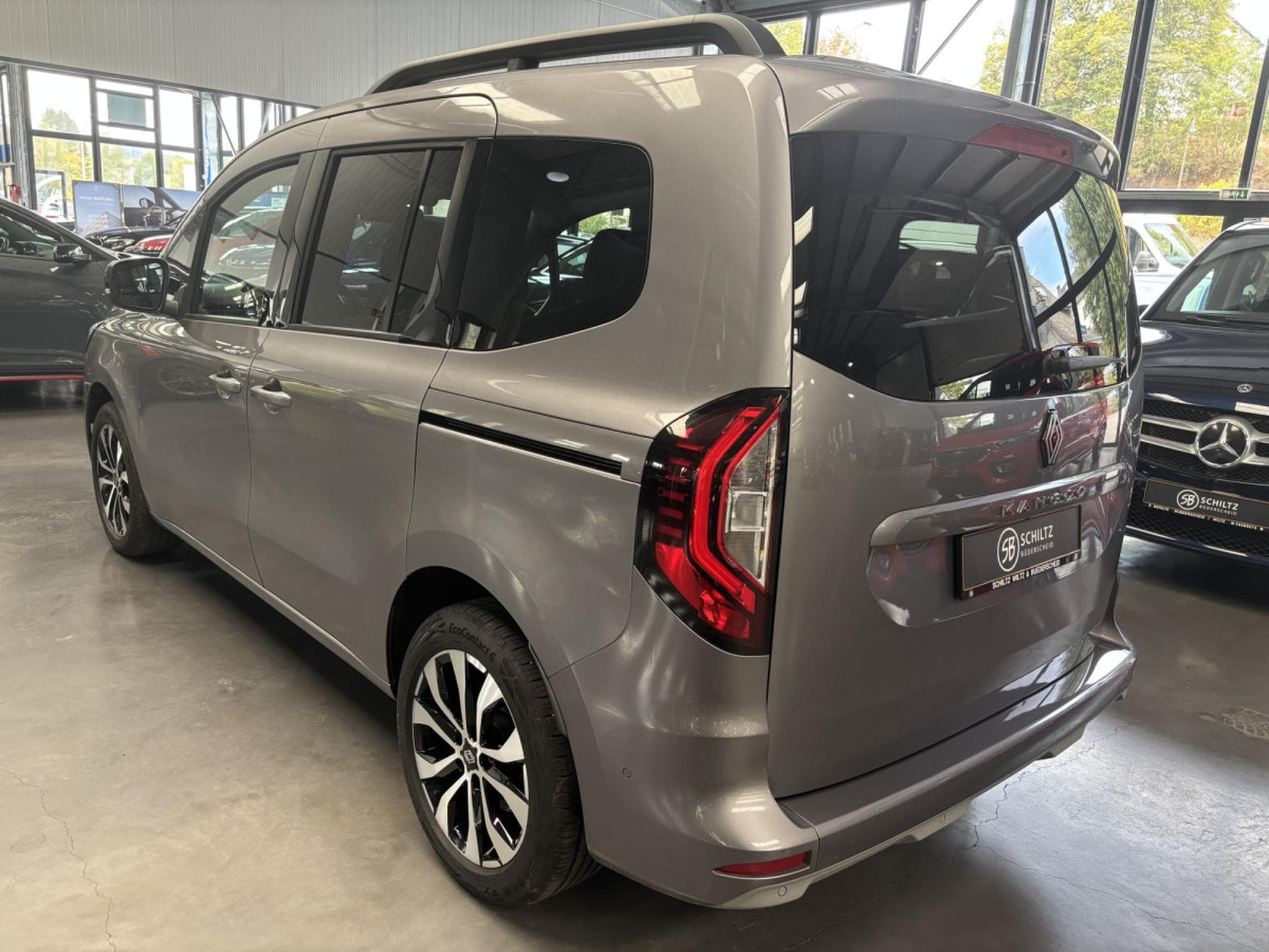 Renault Kangoo 1.3 TCe Techno AT (2025) - Photo 3