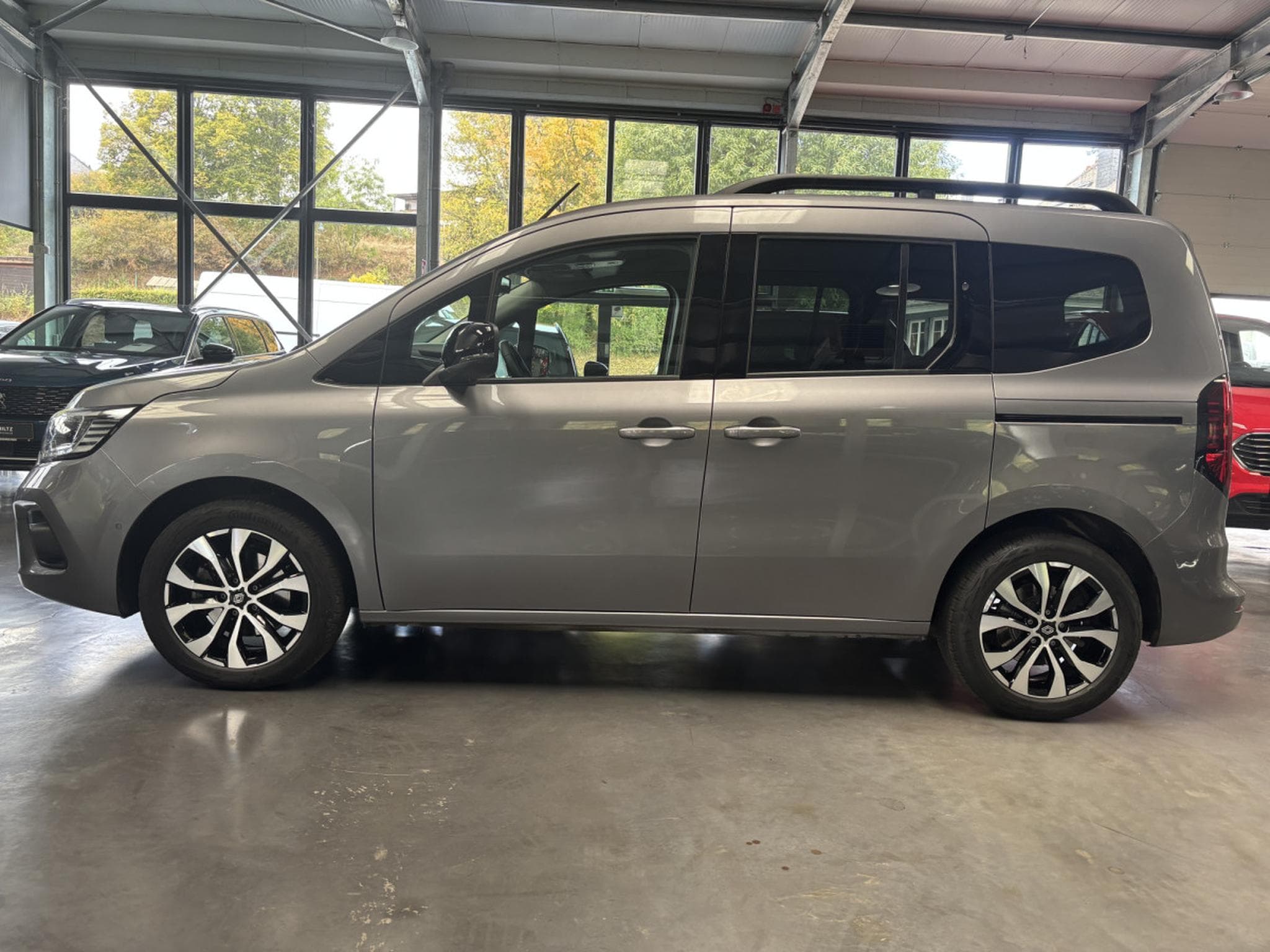Renault Kangoo 1.3 TCe Techno AT (2025) - Photo 4