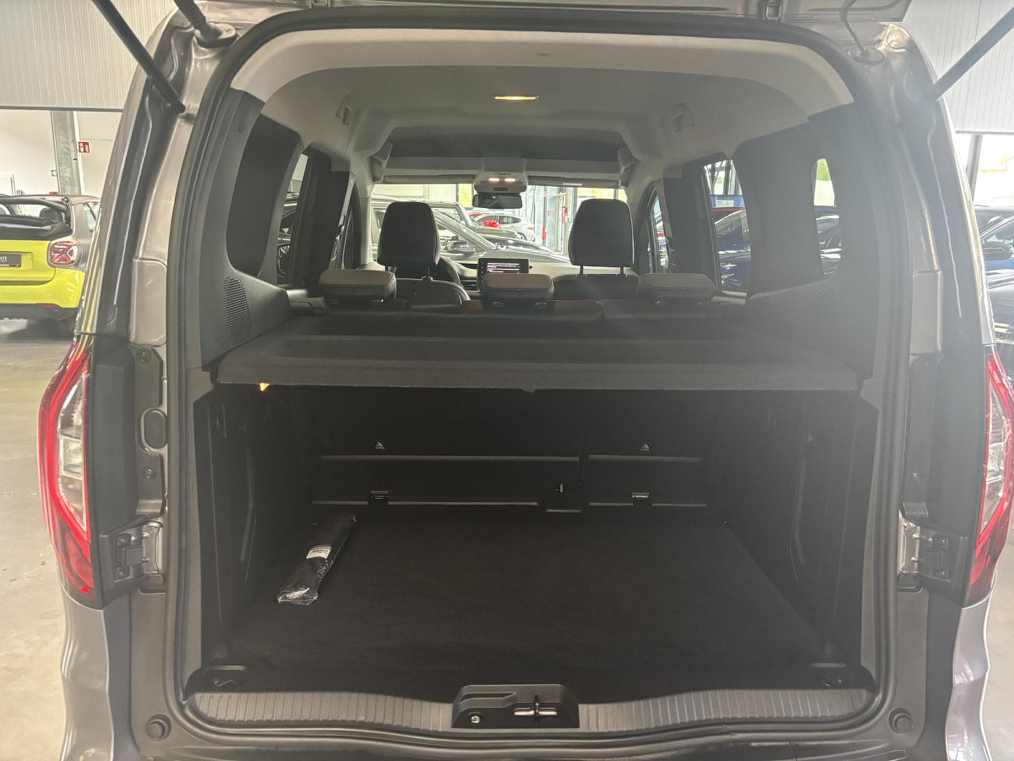 Renault Kangoo 1.3 TCe Techno AT (2025) - Photo 13
