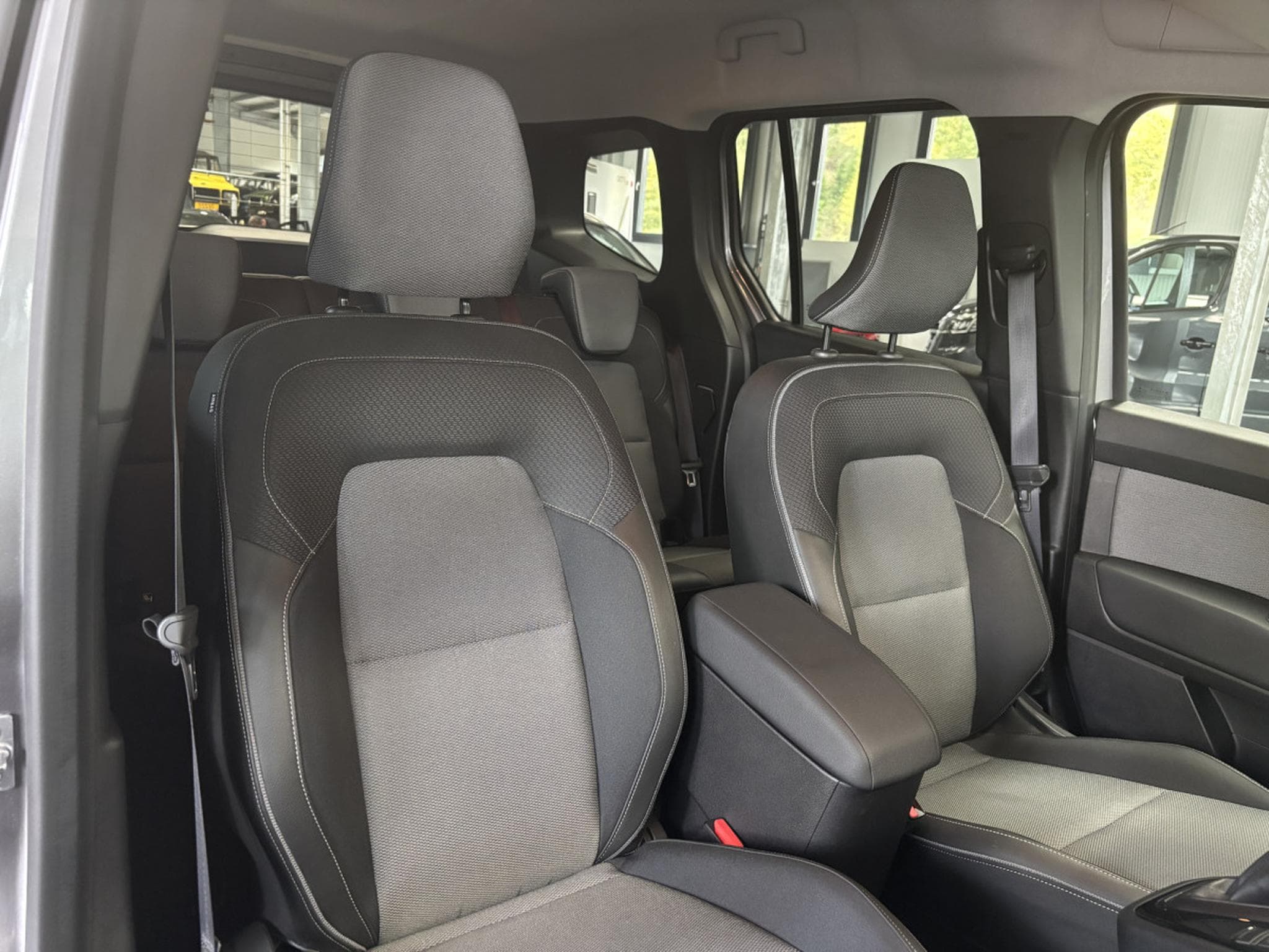 Renault Kangoo 1.3 TCe Techno AT (2025) - Photo 11