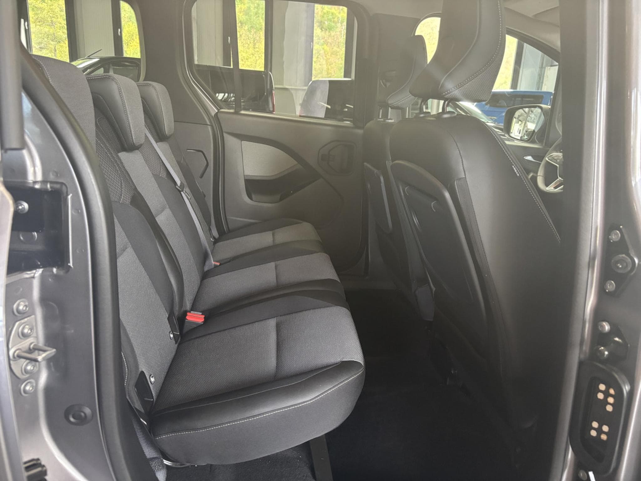 Renault Kangoo 1.3 TCe Techno AT (2025) - Photo 12