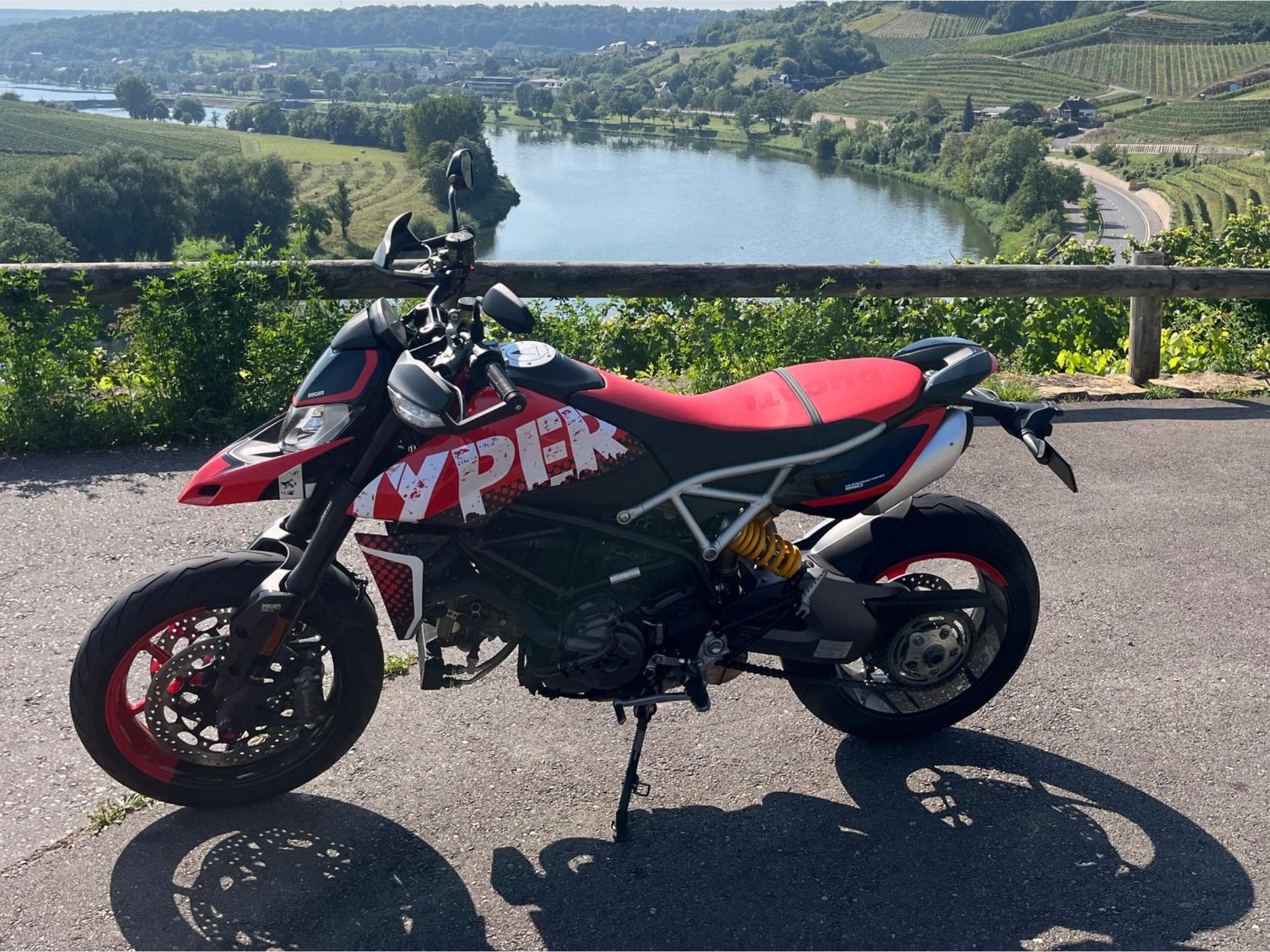 Ducati Hypermotard RVE (2021) - Foto 1