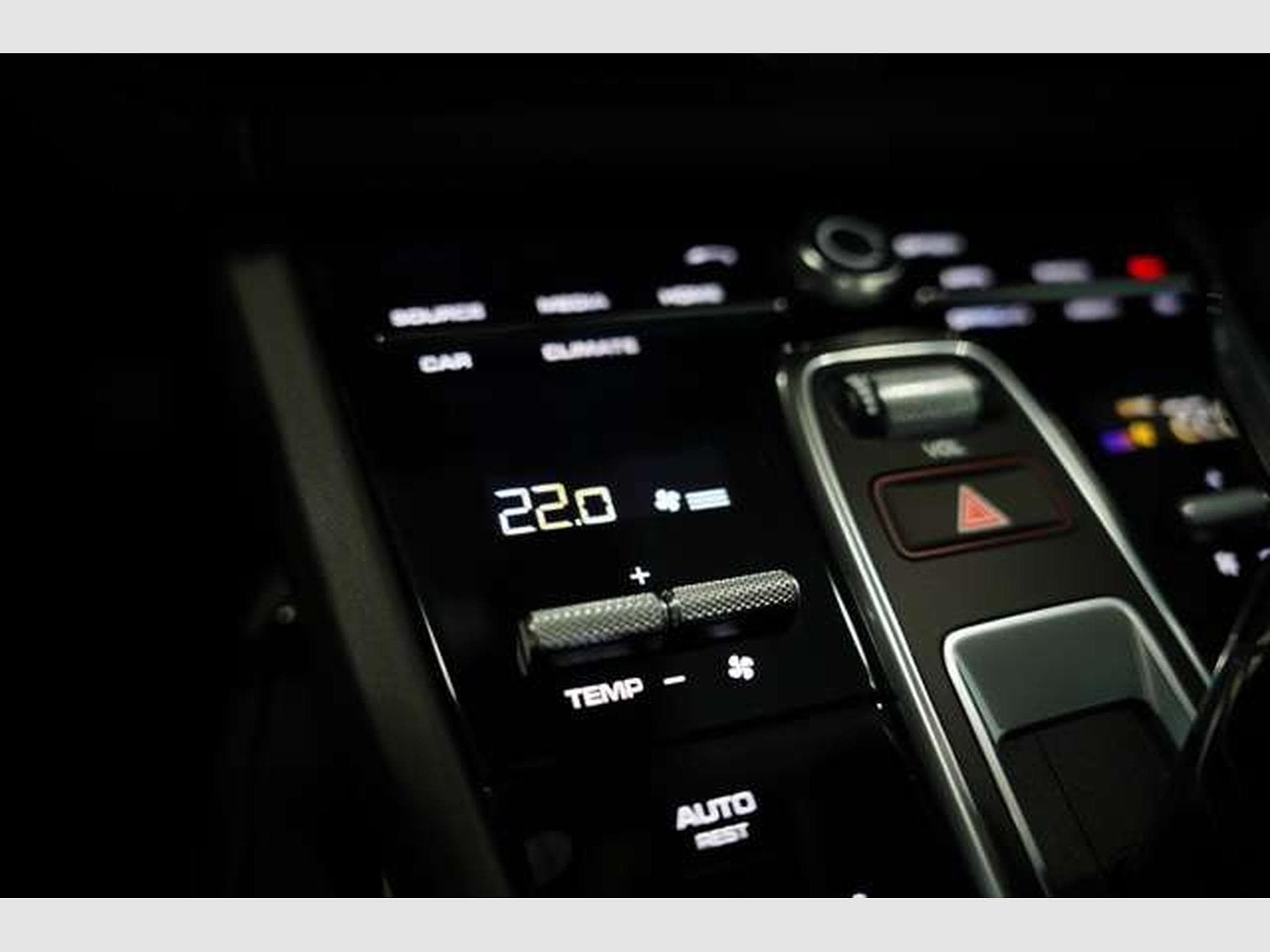 Porsche Cayenne Turbo *Chrono *Pano *Matrix *APPROVED (2018) - Foto 33