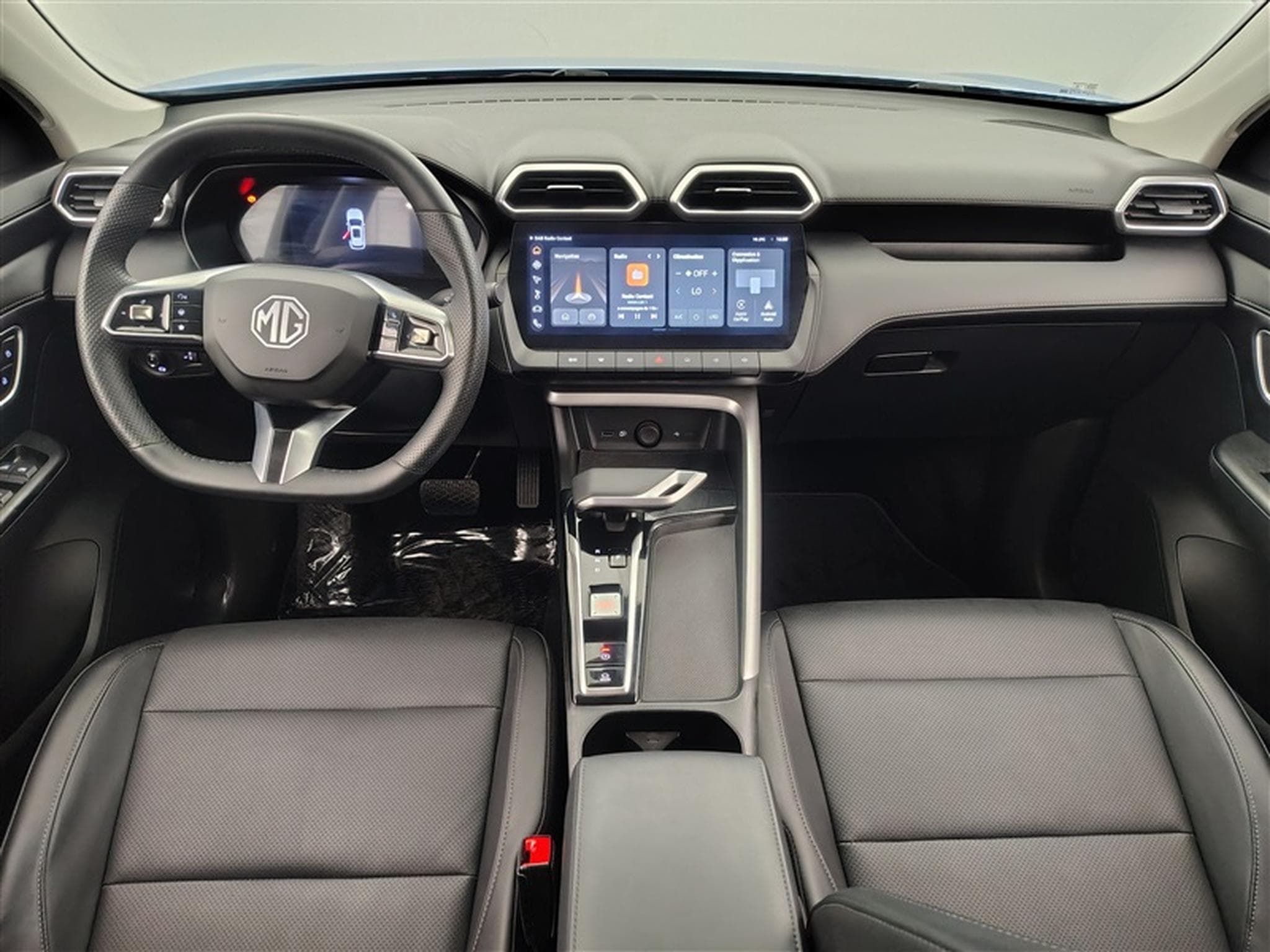 MG ZS 1.5 Hybrid+ Luxury NAVI / FULL LED / CUIR / CAMERA / JA 17" (2025) - Foto 8