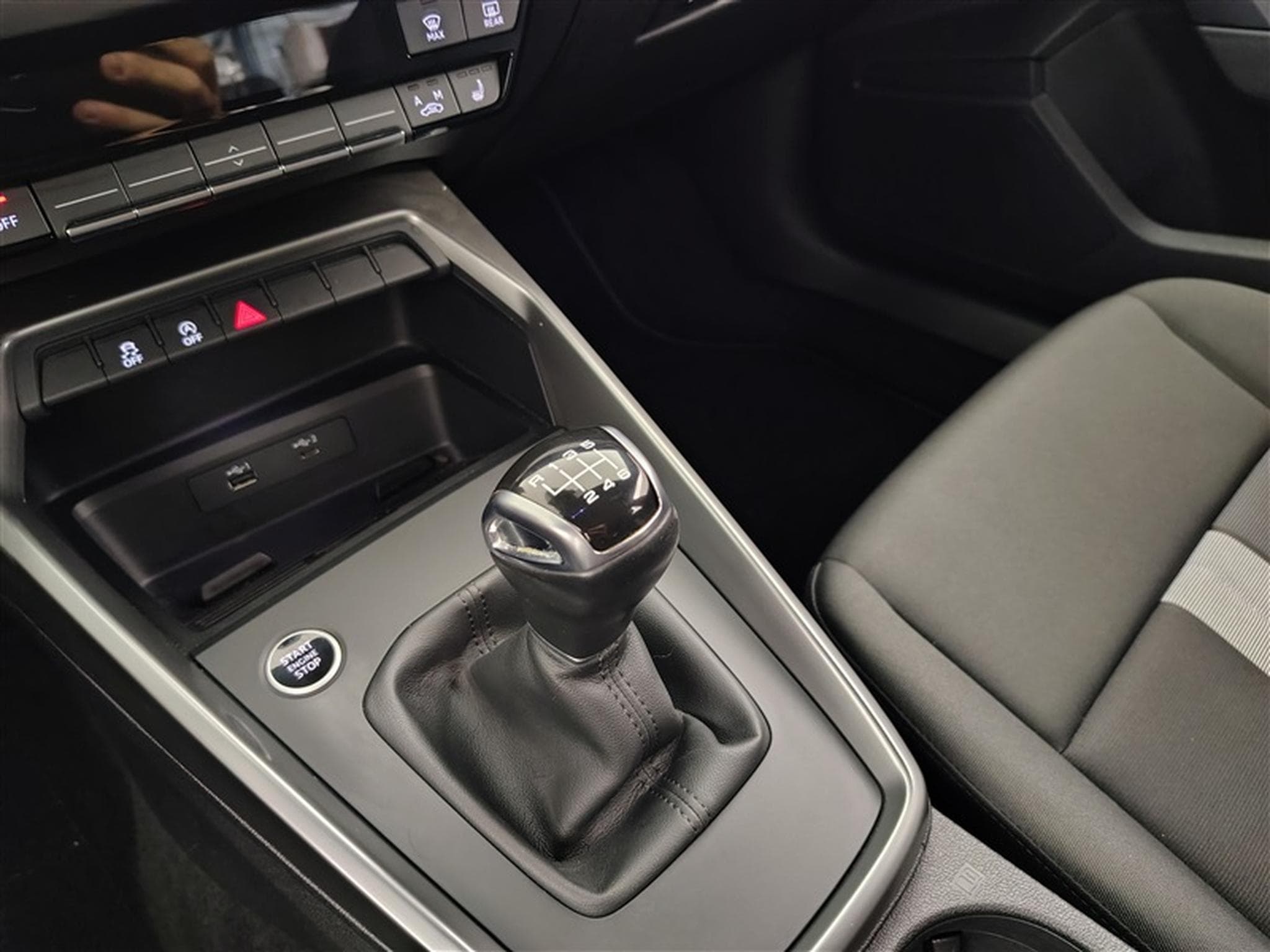 Audi A3 30 TFSI S line NAVI / FULL LED / PDC AR / JA 17" (2021) - Photo 12