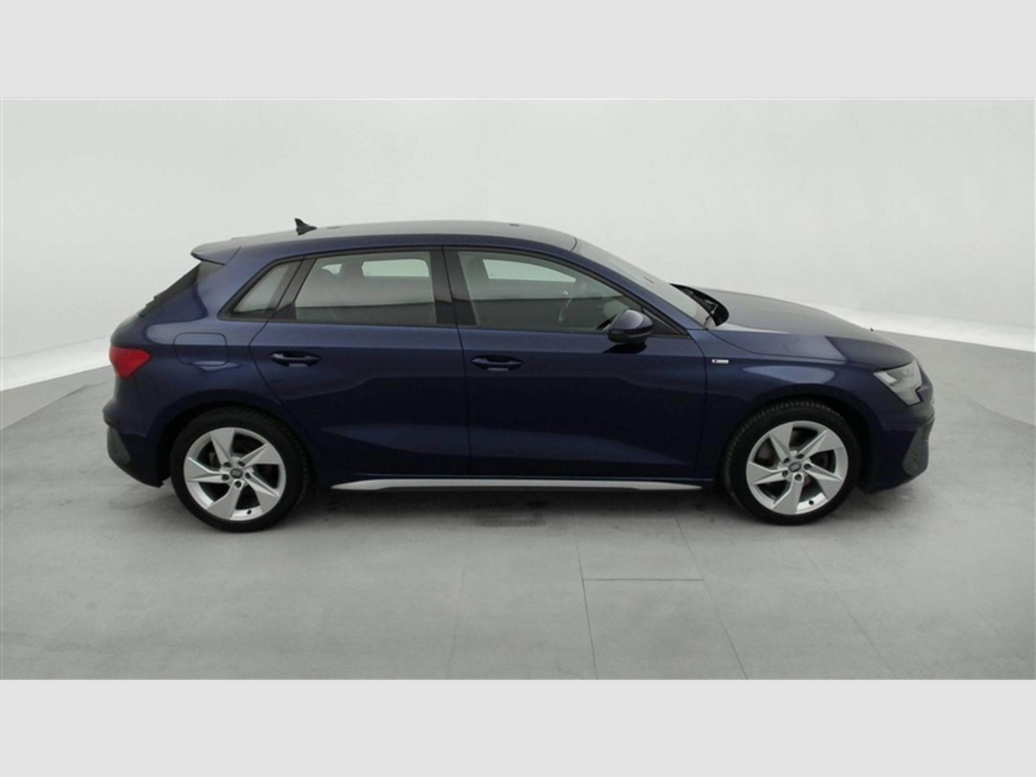Audi A3 30 TFSI S line NAVI / FULL LED / PDC AR / JA 17" (2021) - Photo 23