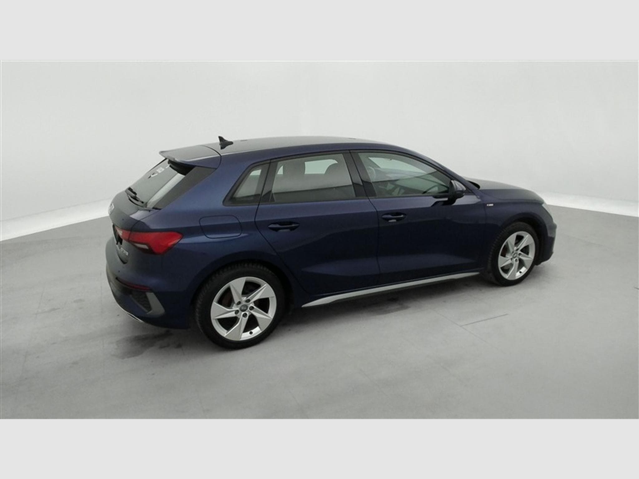 Audi A3 30 TFSI S line NAVI / FULL LED / PDC AR / JA 17" (2021) - Photo 24