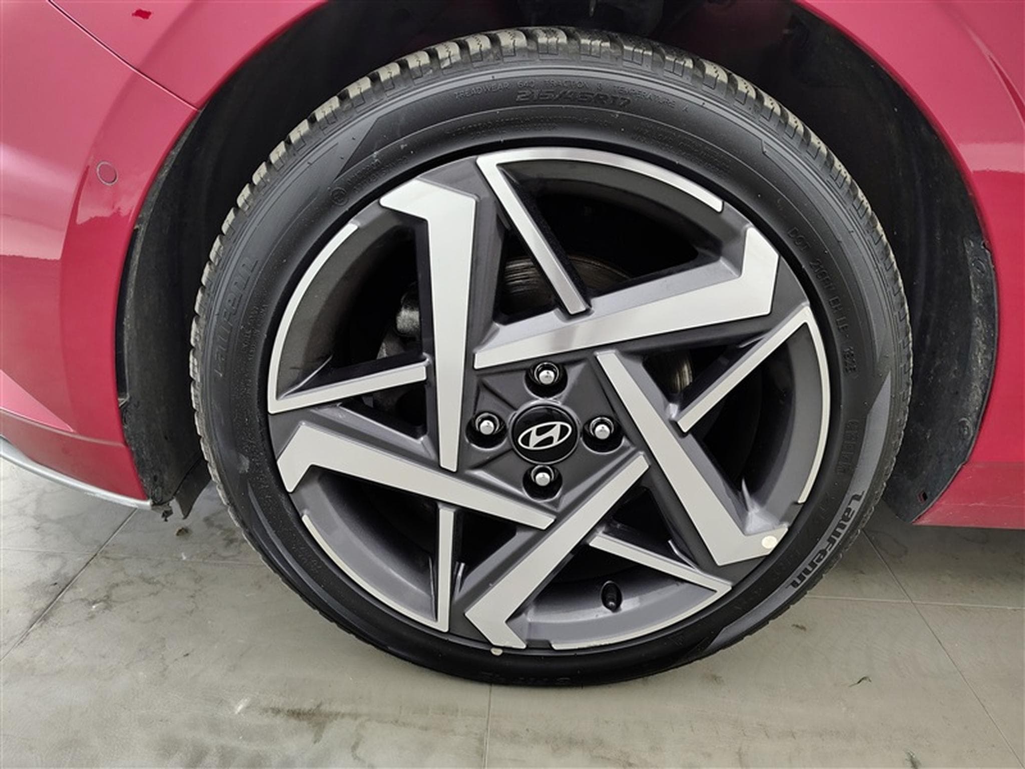 Hyundai i20 1.0 T-GDi Twist DCT (2024) - Foto 6