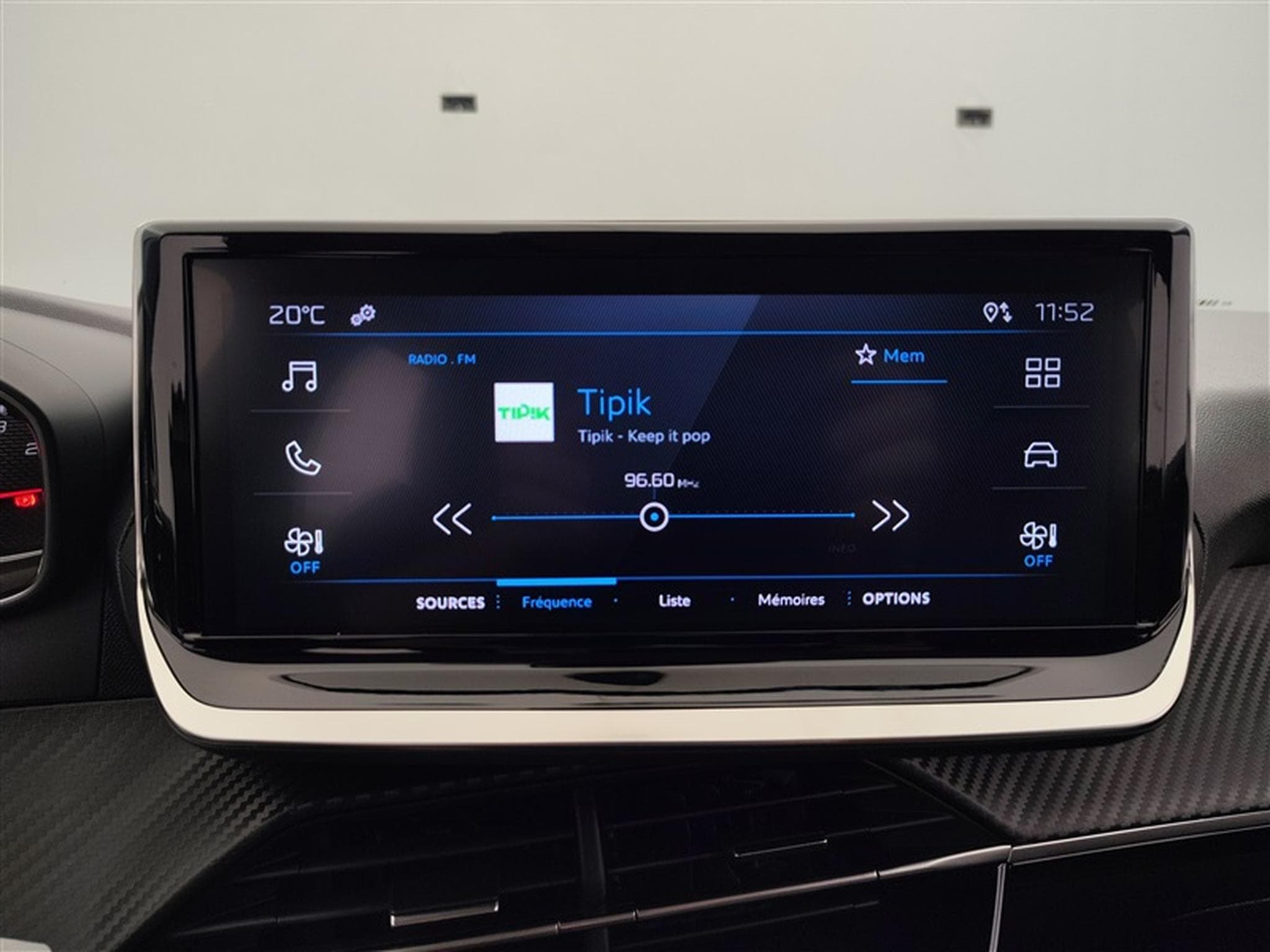 Peugeot 208 1.2 PureTech 75cv Active Pack CARPLAY / FULL LED / PDC AR (2024) - Foto 11