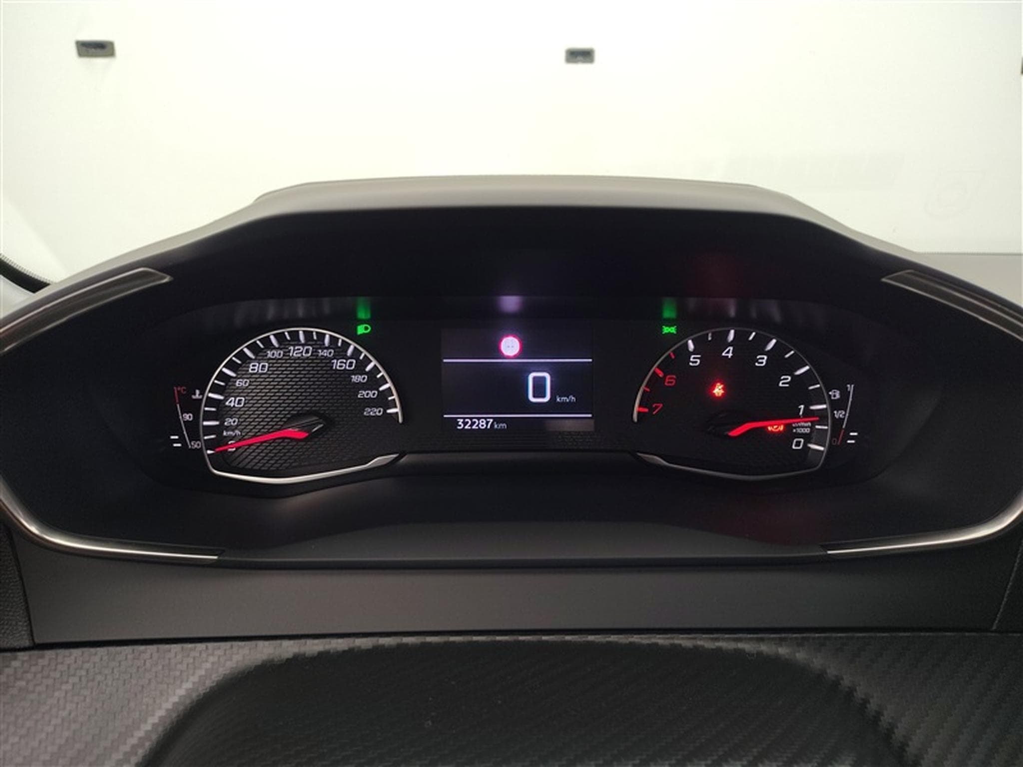 Peugeot 208 1.2 PureTech 75cv Active Pack CARPLAY / FULL LED / PDC AR (2024) - Foto 10
