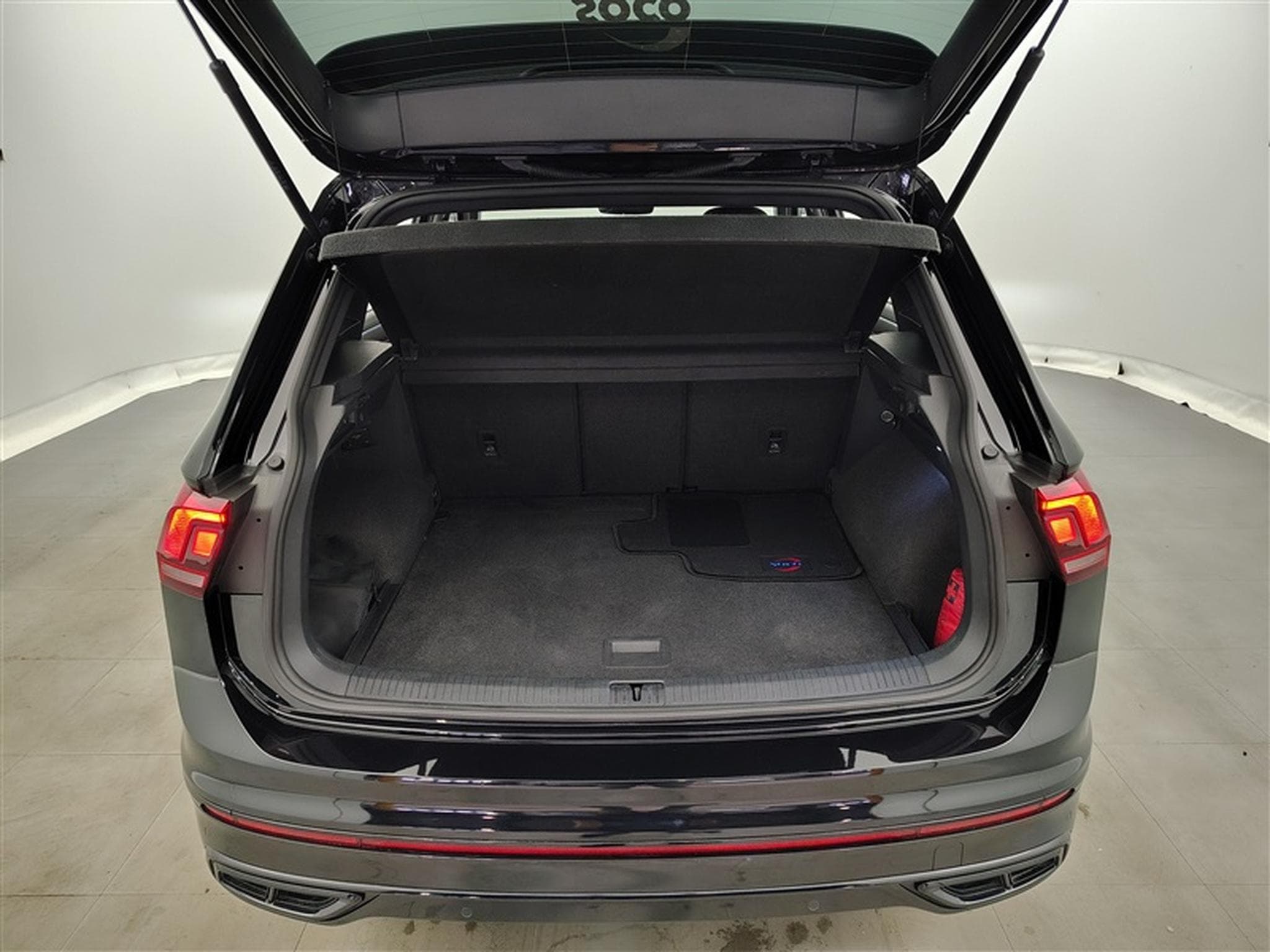 VW Tiguan 1.5 TSI R-Line DSG  NAVI / CARPLAY / JA 20' (2021) - Foto 14