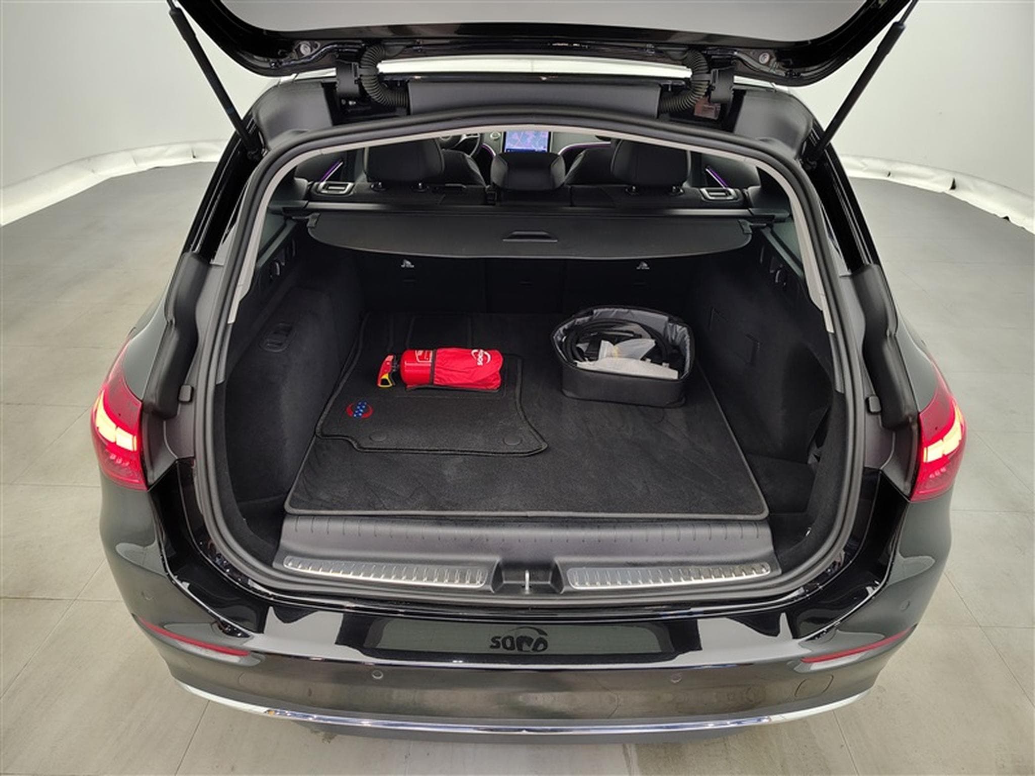 Mercedes C 300 300e PHEV Business Line NAVI/FULL LED/JA/PDC (2024) - Foto 14
