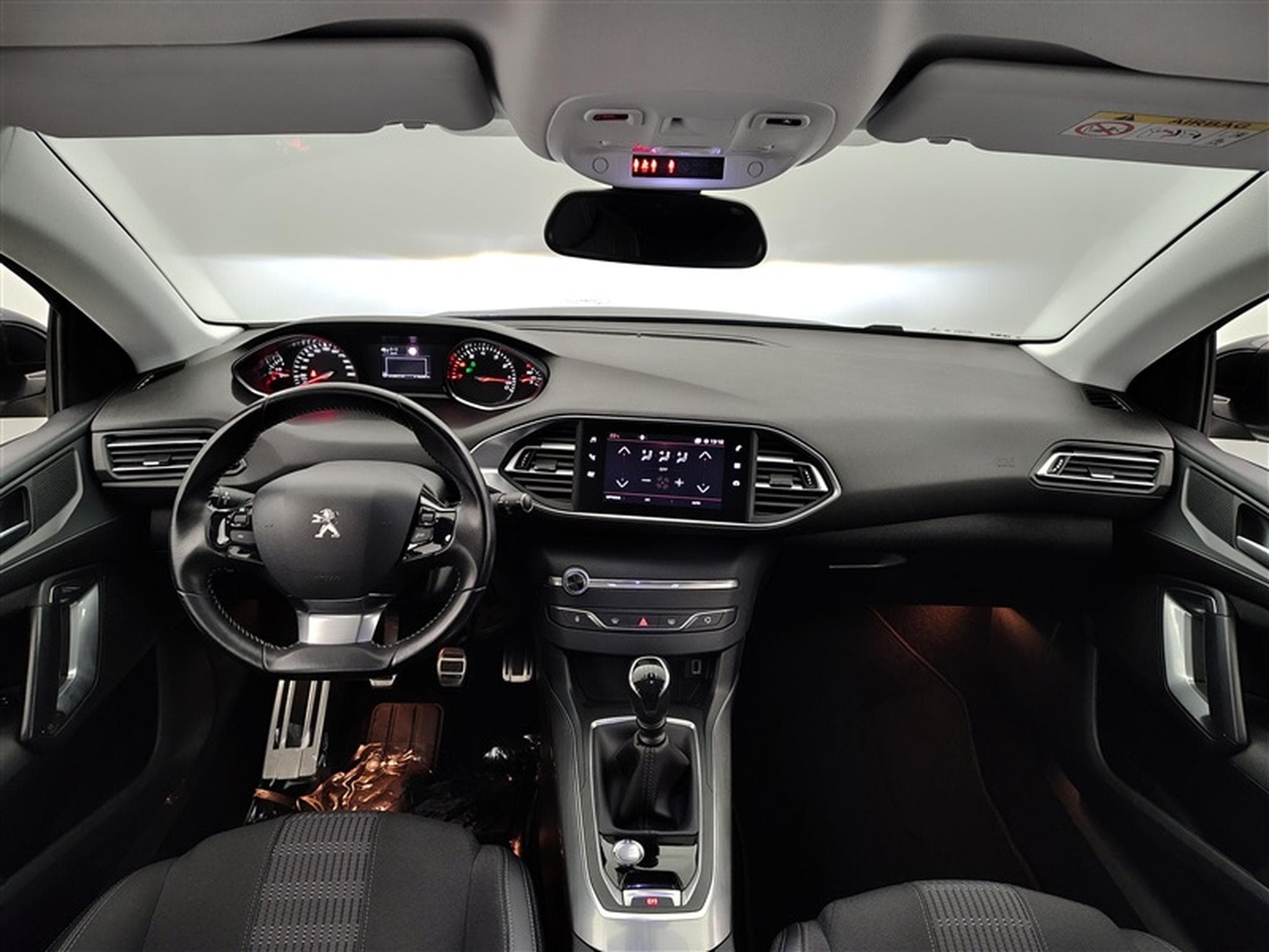 Peugeot 308 1.2 PureTech Allure NAVI/FULL LED/JA/PDC AV AR (2020) - Photo 8