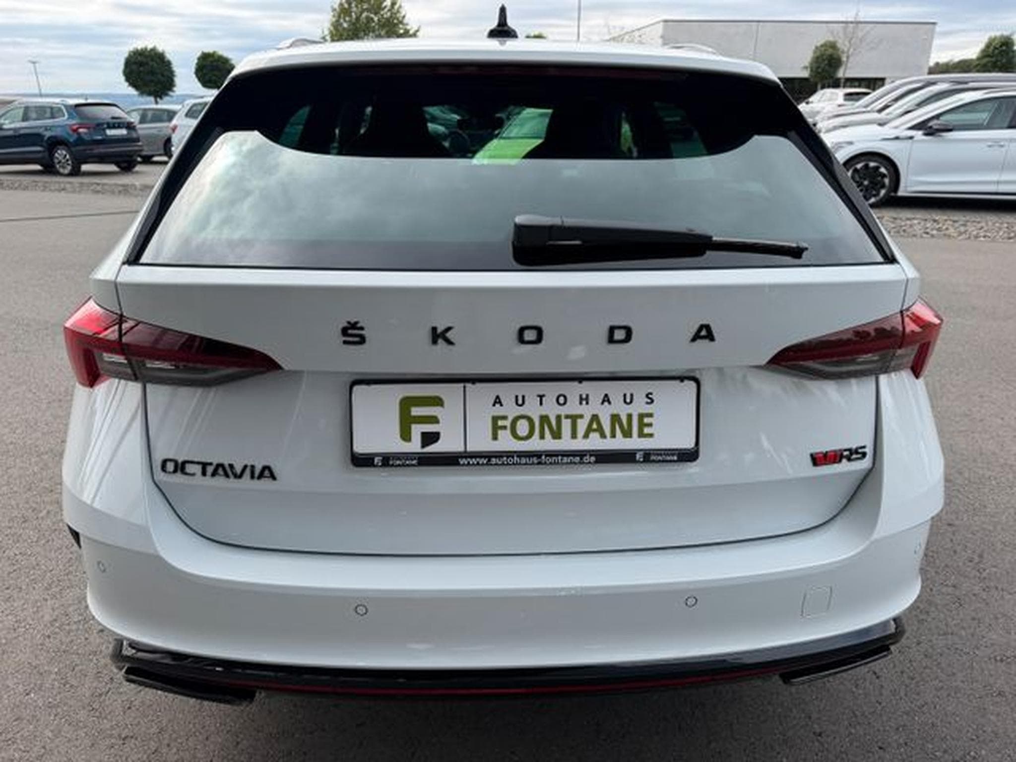 Skoda Octavia Octavia Kombi 2,0TDi RS 4x4 19"Pano HUD Leder DC (2023) - Foto 7