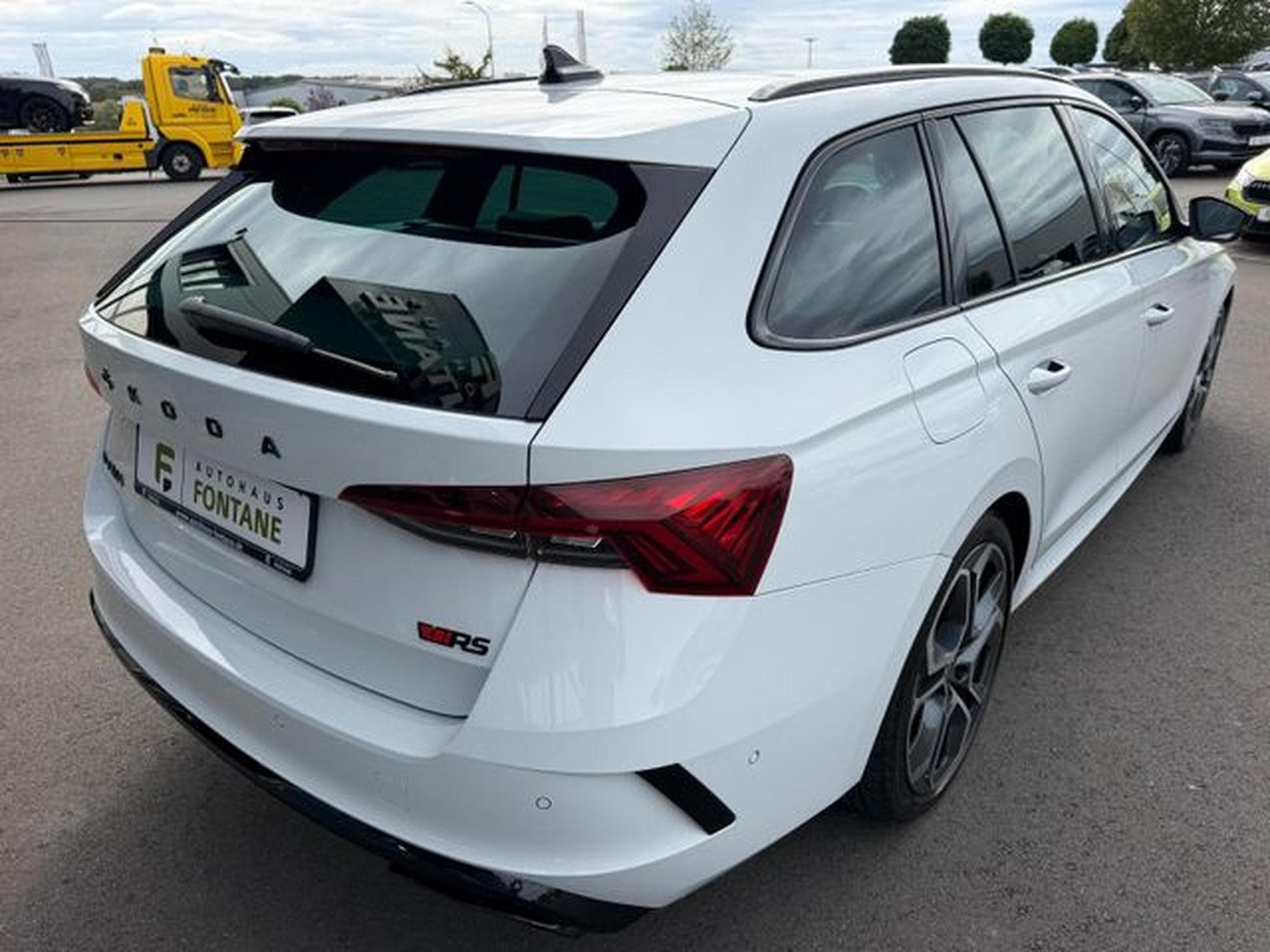 Skoda Octavia Octavia Kombi 2,0TDi RS 4x4 19"Pano HUD Leder DC (2023) - Foto 6