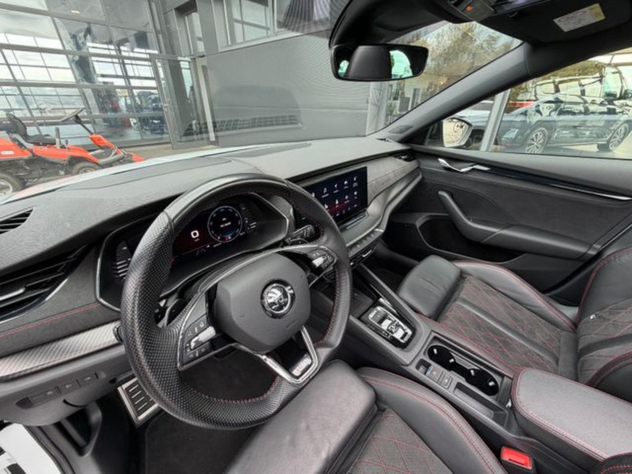 Skoda Octavia Octavia Kombi 2,0TDi RS 4x4 19"Pano HUD Leder DC (2023) - Foto 11