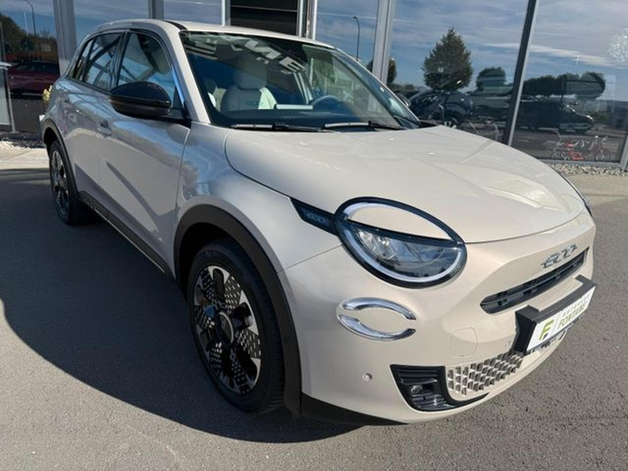 Fiat 600 600e 115kW La Prima Leder Keyless ACC Kamera Nav (2025) - Photo 3