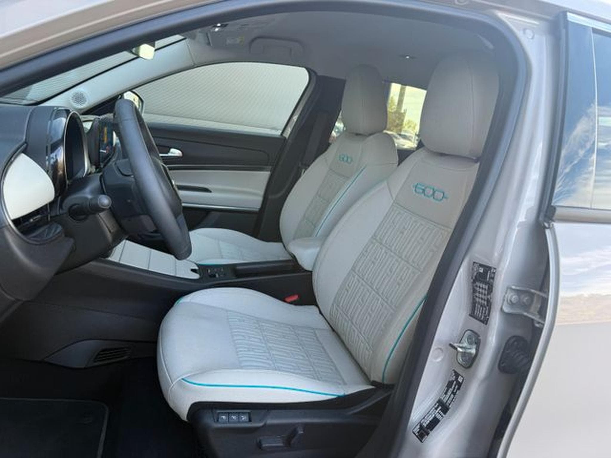 Fiat 600 600e 115kW La Prima Leder Keyless ACC Kamera Nav (2025) - Photo 10