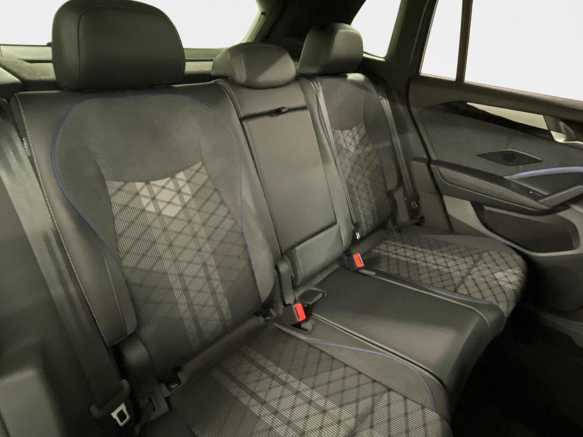 VW Tiguan R-Line (2026) - Photo 22