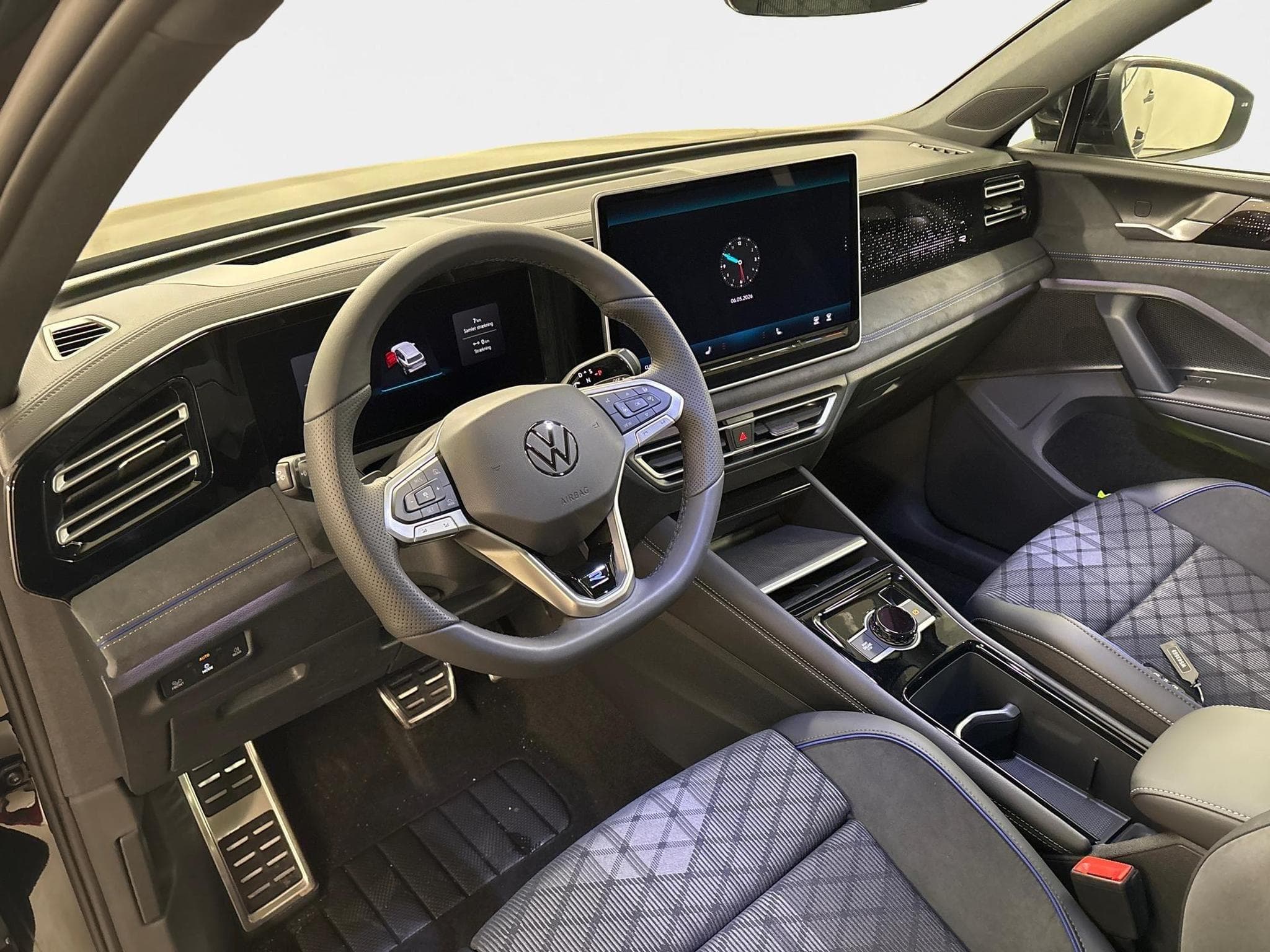 VW Tiguan R-Line (2026) - Photo 14