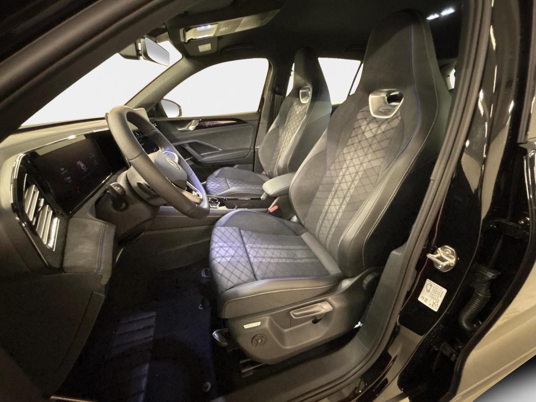 VW Tiguan R-Line (2026) - Photo 20