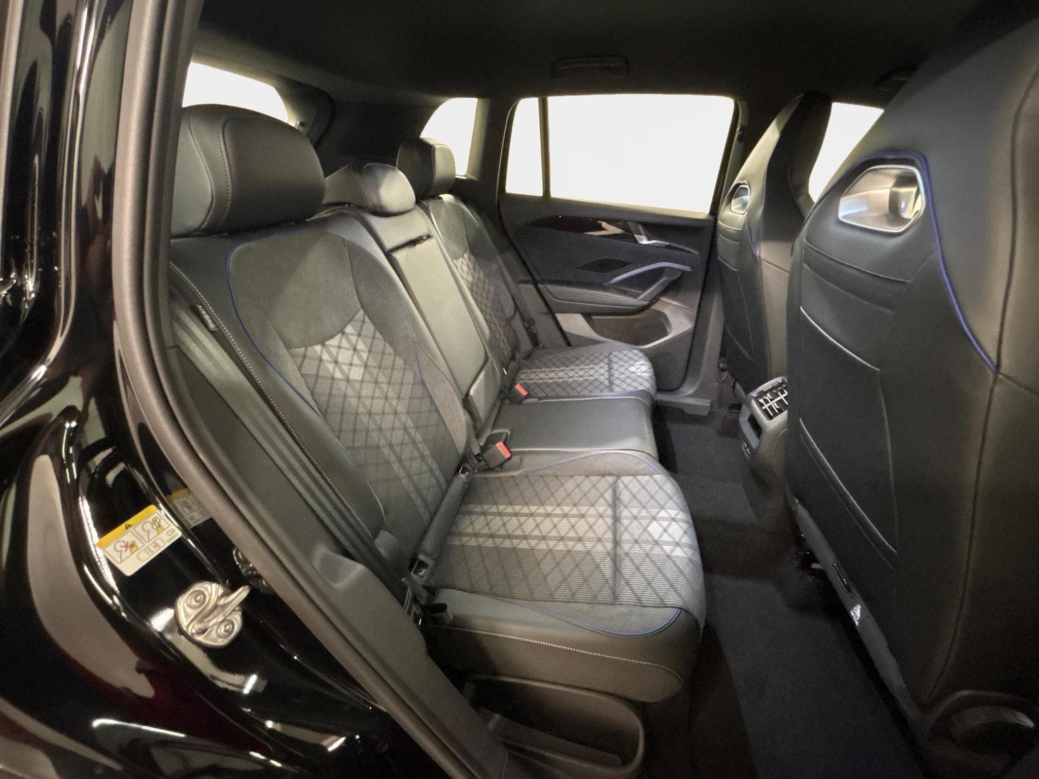 VW Tiguan R-Line (2026) - Photo 23